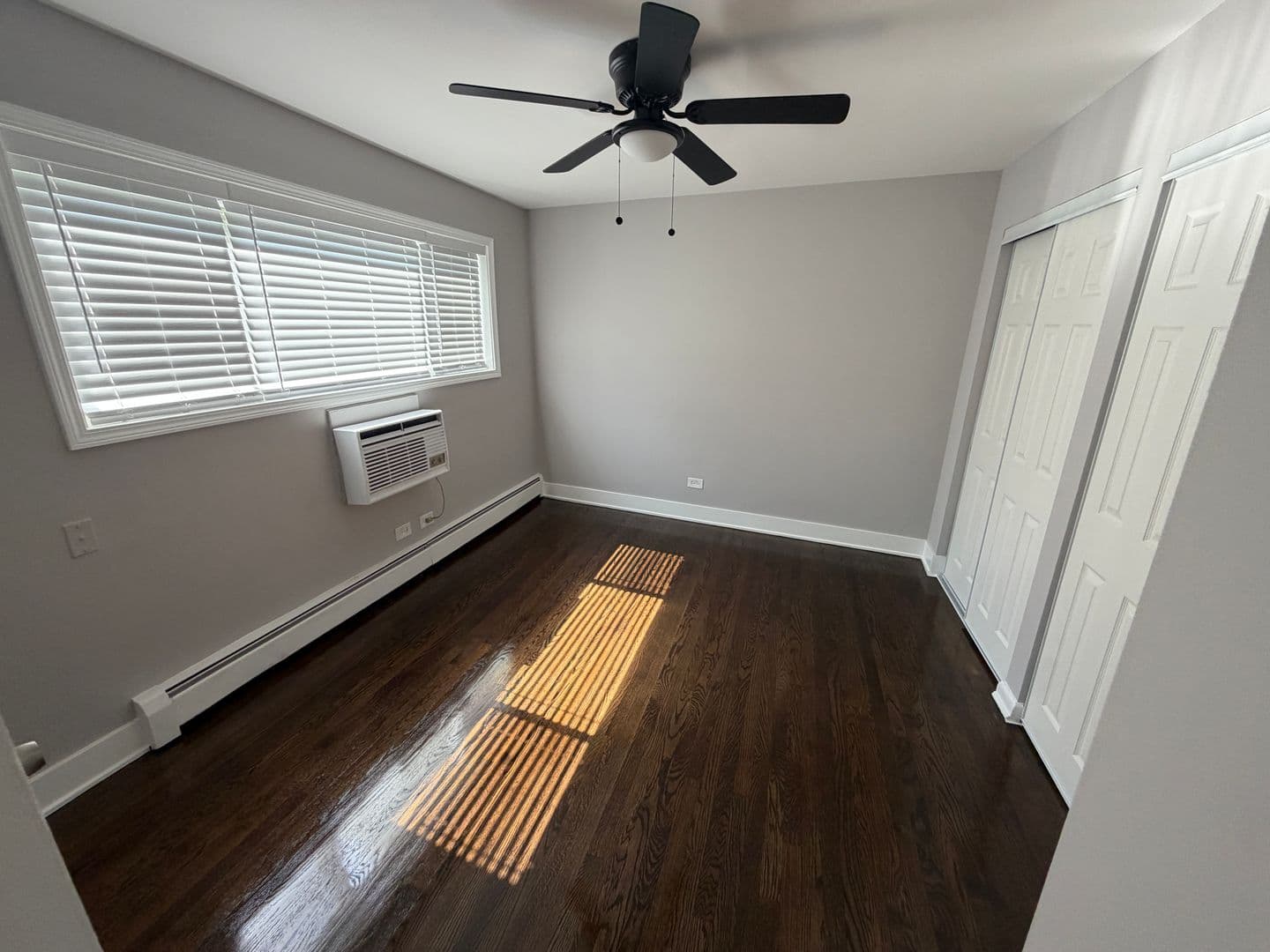 Chicago Apartment: 6901 N Ridge Blvd. - 6901-2E