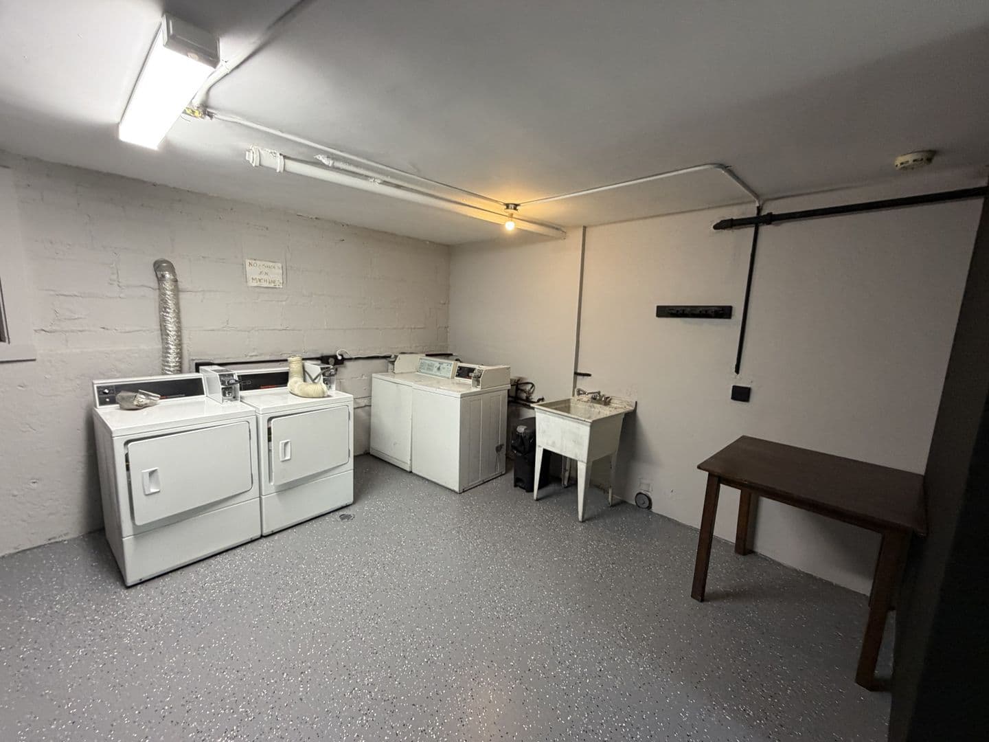 Chicago Apartment: 6901 N Ridge Blvd. - 6901-1B