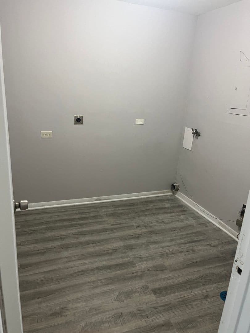 Dolton Apartment: 1450 E 154th Pl