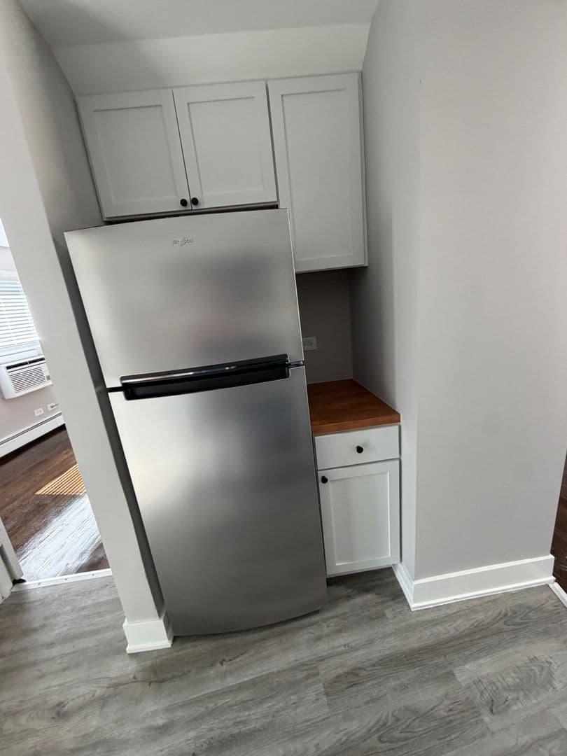 Chicago Apartment: 6901 N Ridge Blvd. - 6901-1B