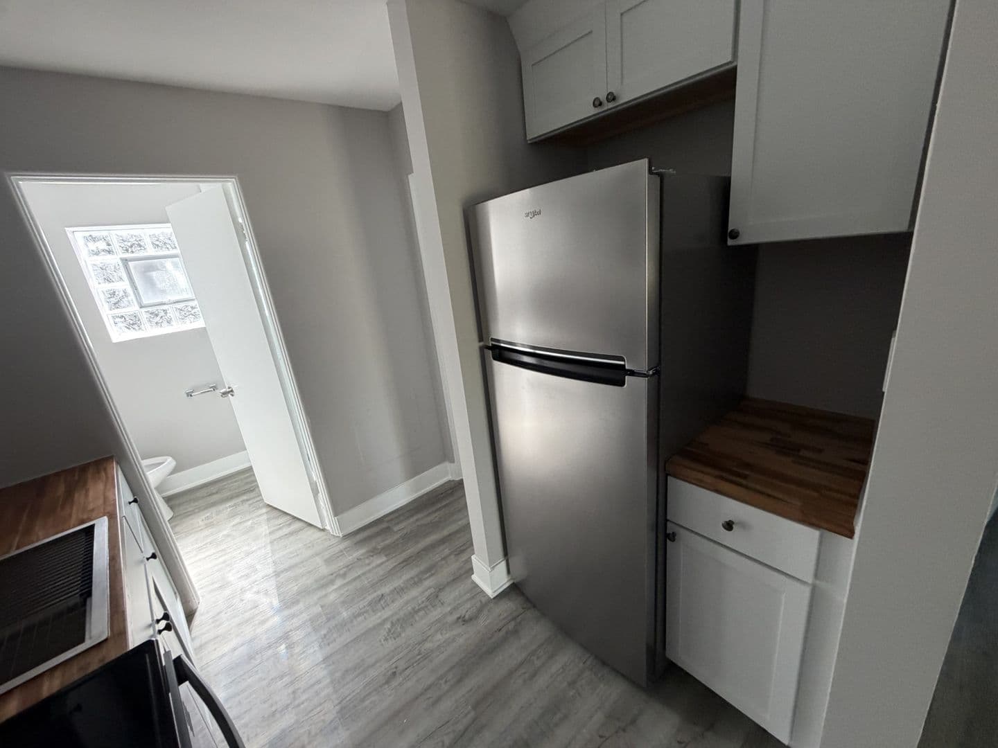 Chicago Apartment: 6901 N Ridge Blvd. - 6901-2E