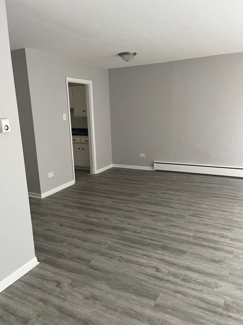 Dolton Apartment: 1450 E 154th Pl