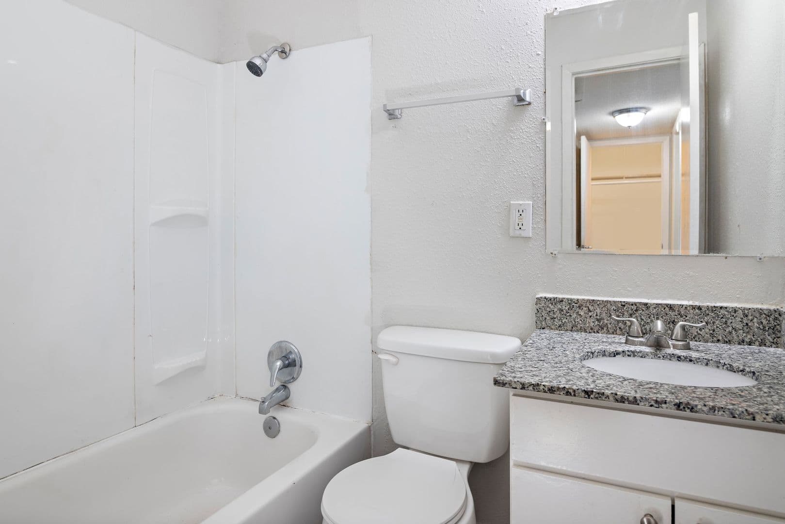 Belton Apartment: 108 E. Hargis Street