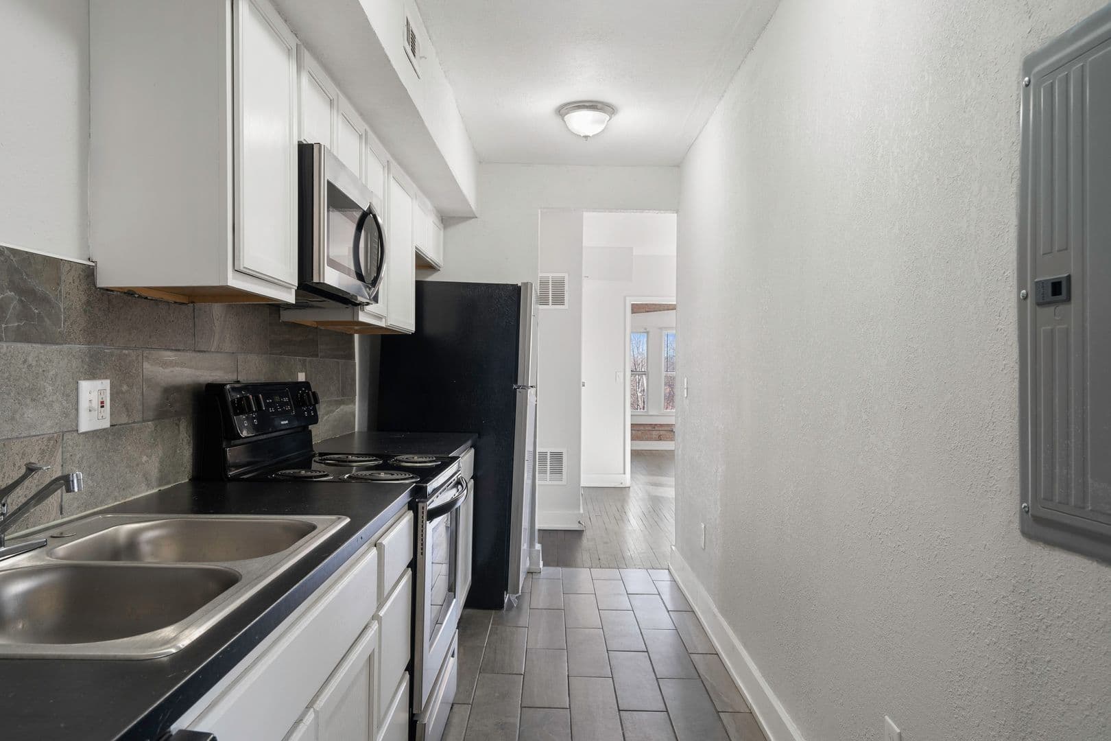 Kansas City Apartment: 1010-1012 Prospect Ave