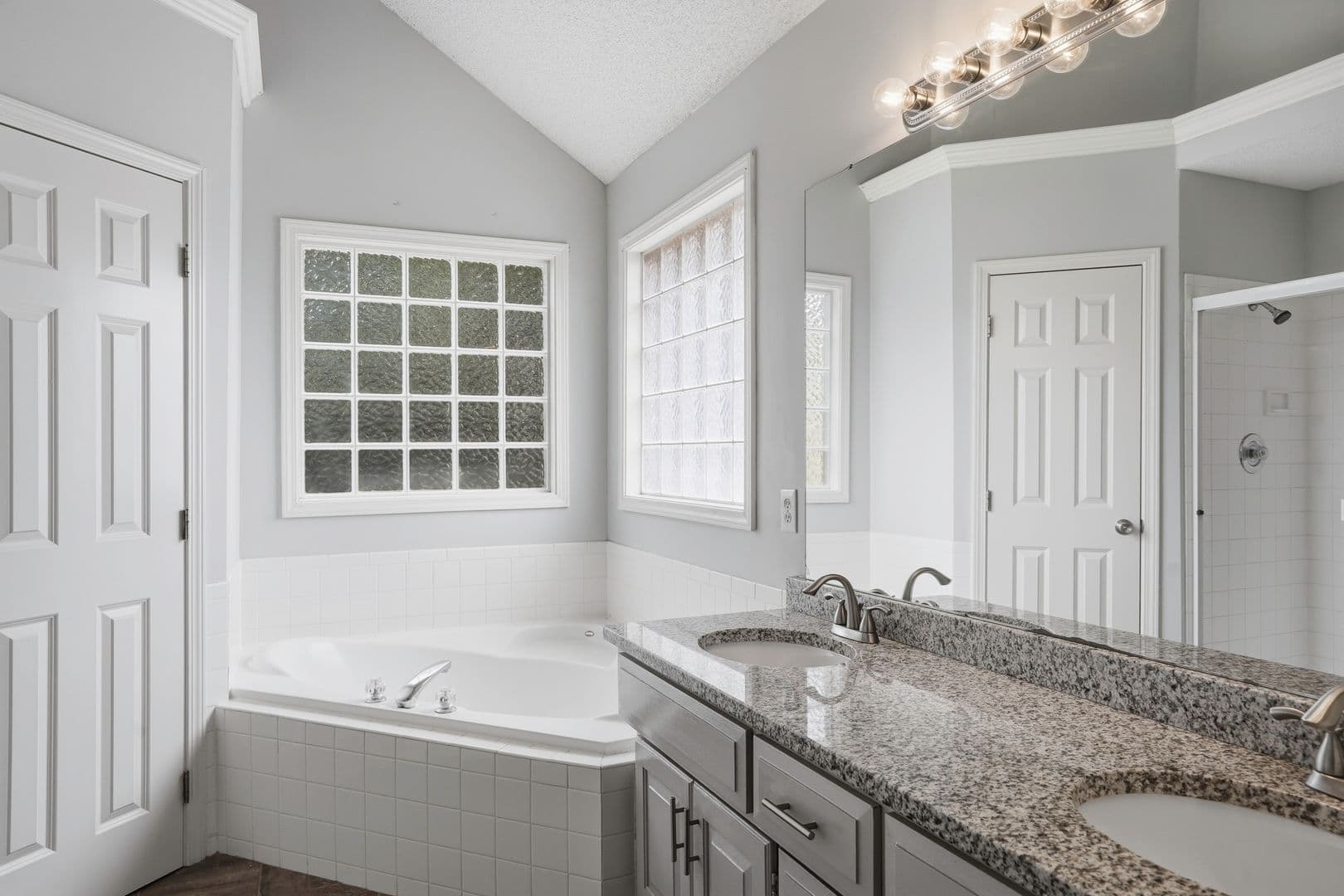 Olathe House: 14241 W 128th St
