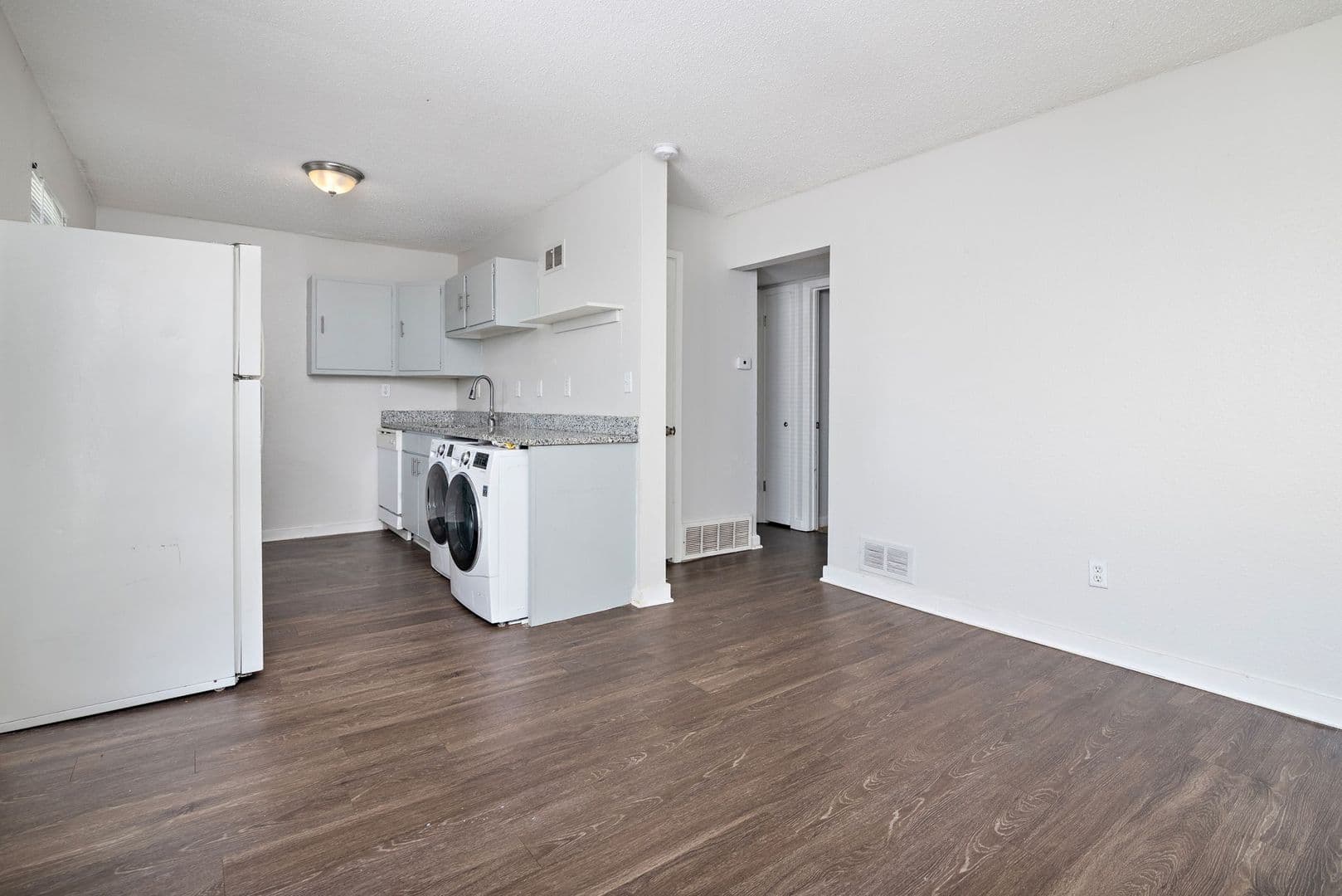 Belton Apartment: 108 E. Hargis Street
