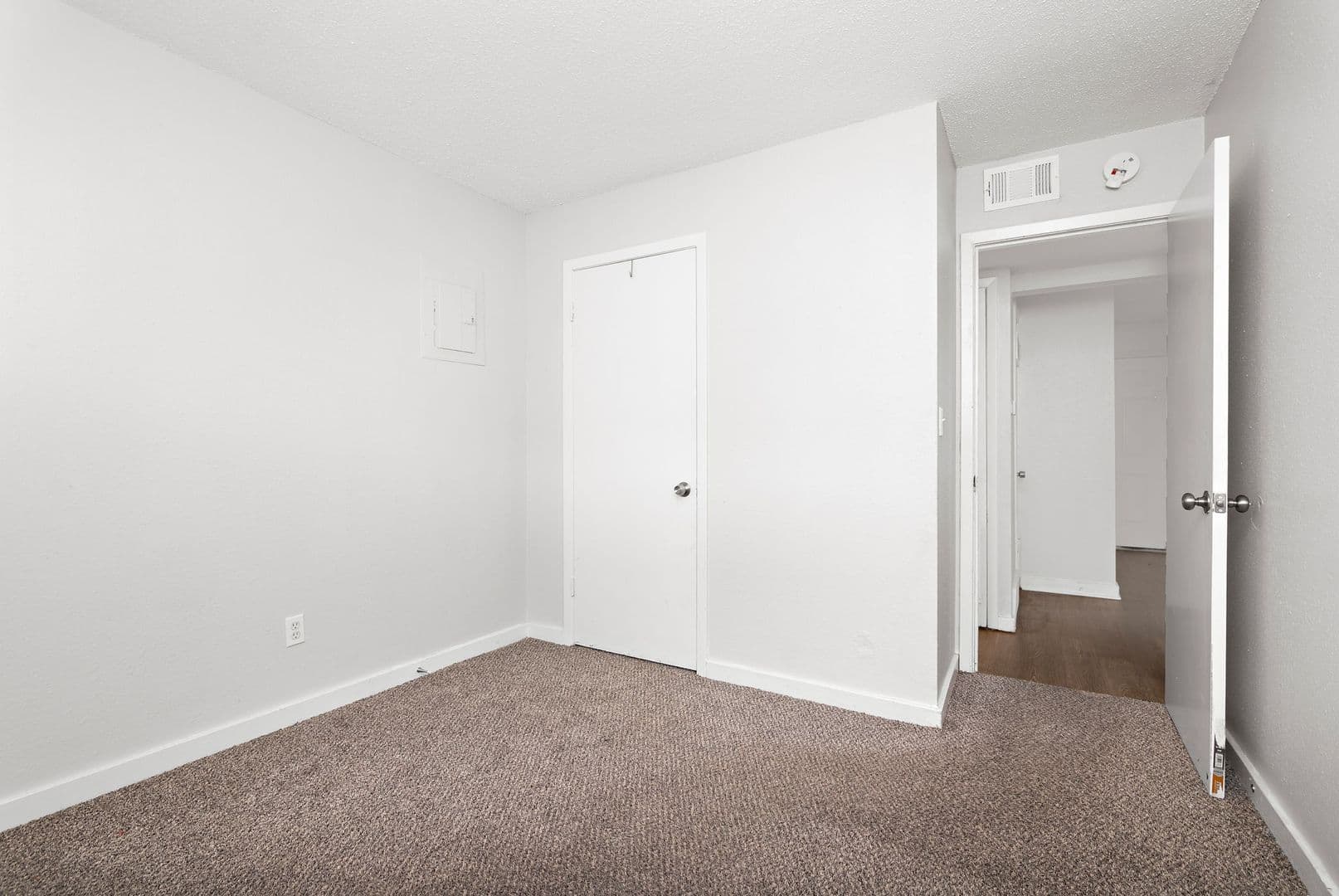 Belton Apartment: 108 E. Hargis Street
