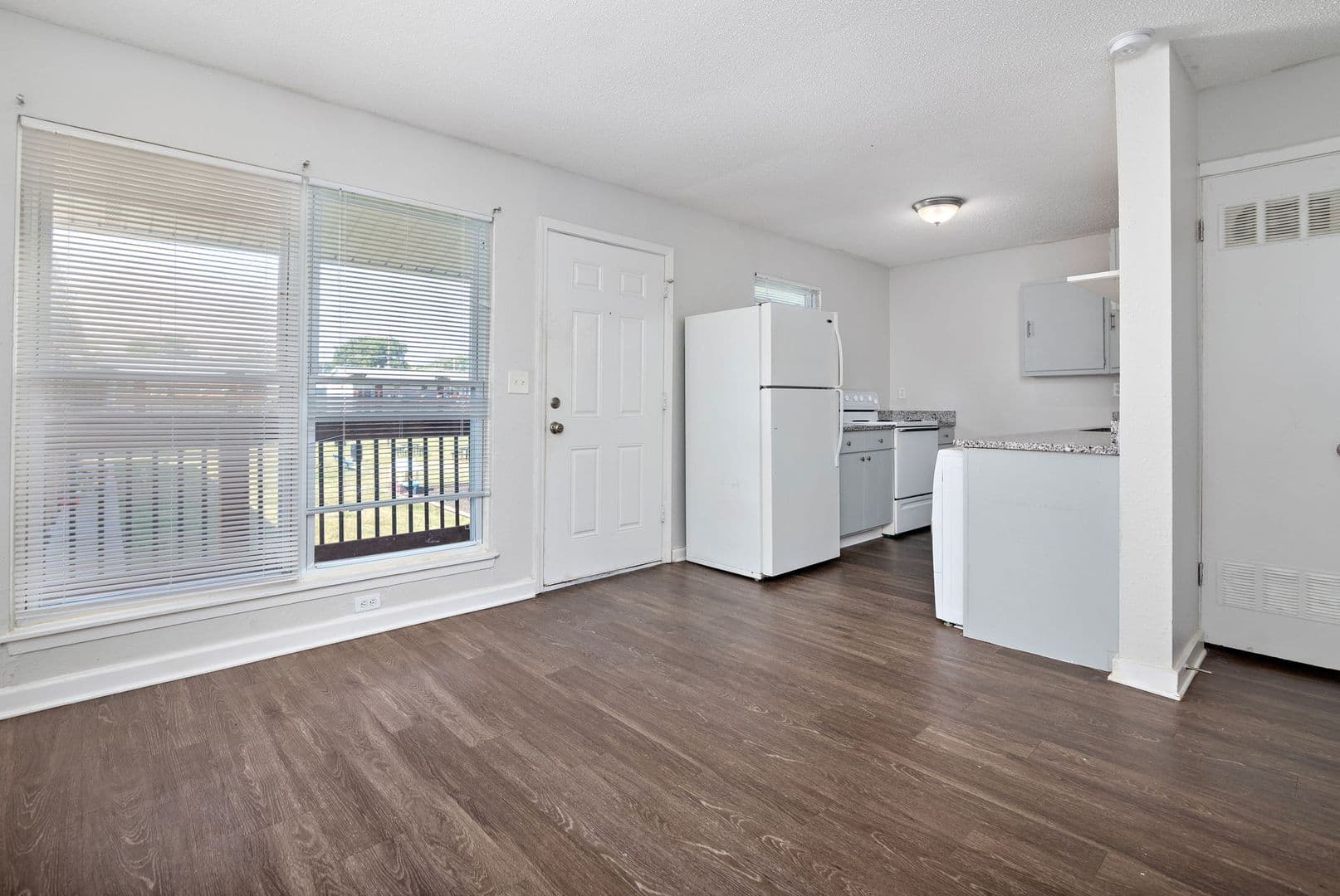 Belton Apartment: 108 E. Hargis Street
