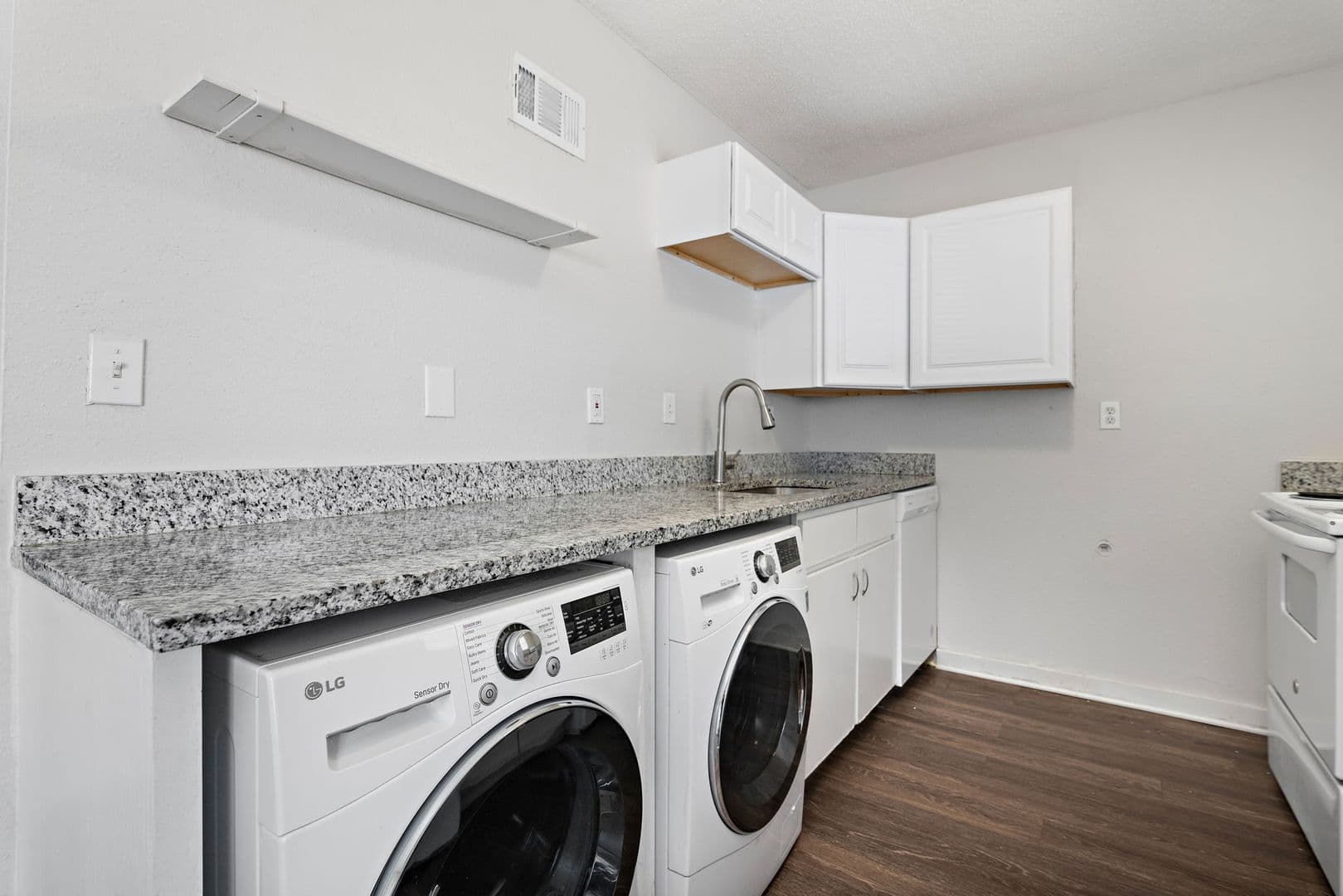 Belton Apartment: 108 E. Hargis Street