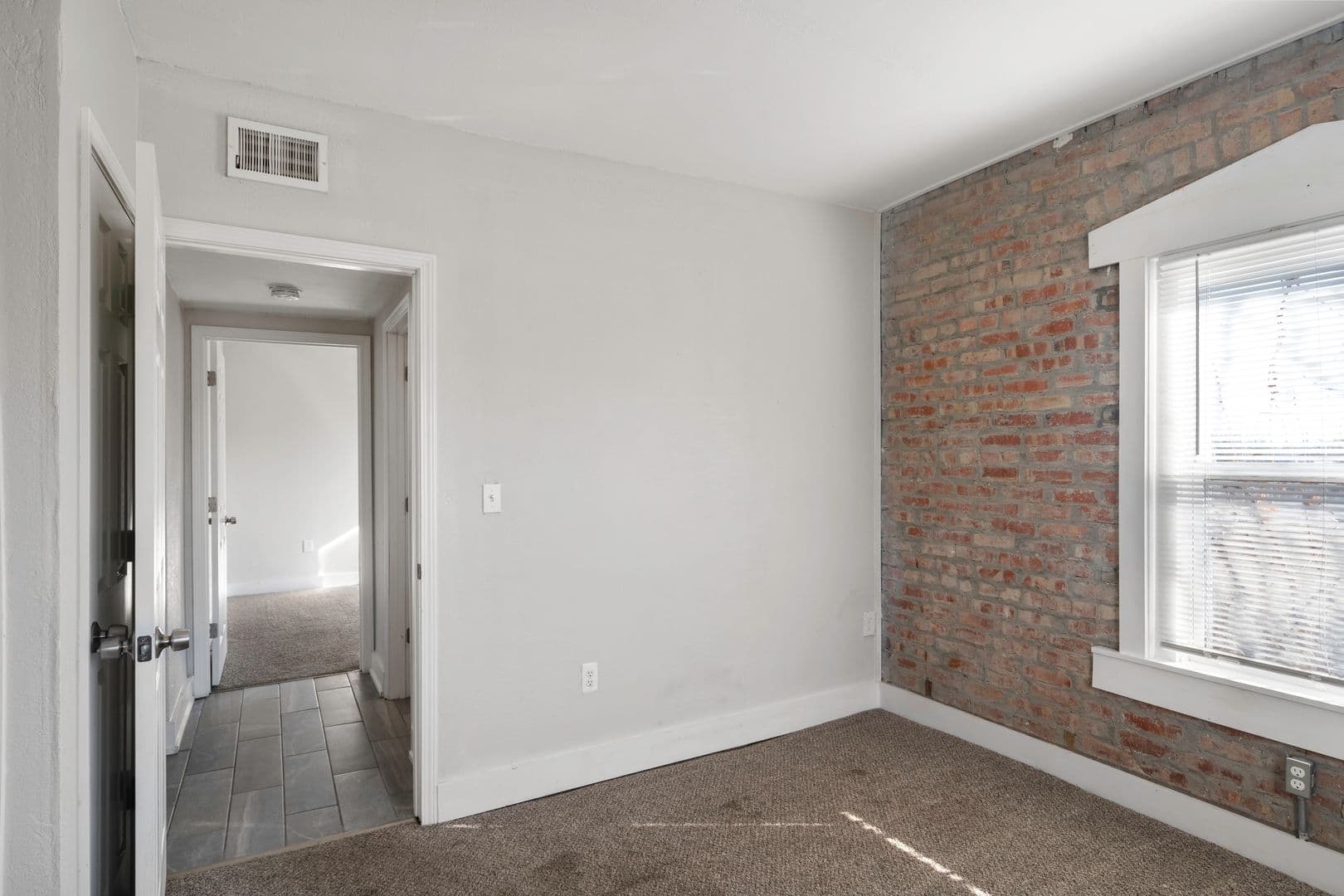 Kansas City Apartment: 1010-1012 Prospect Ave