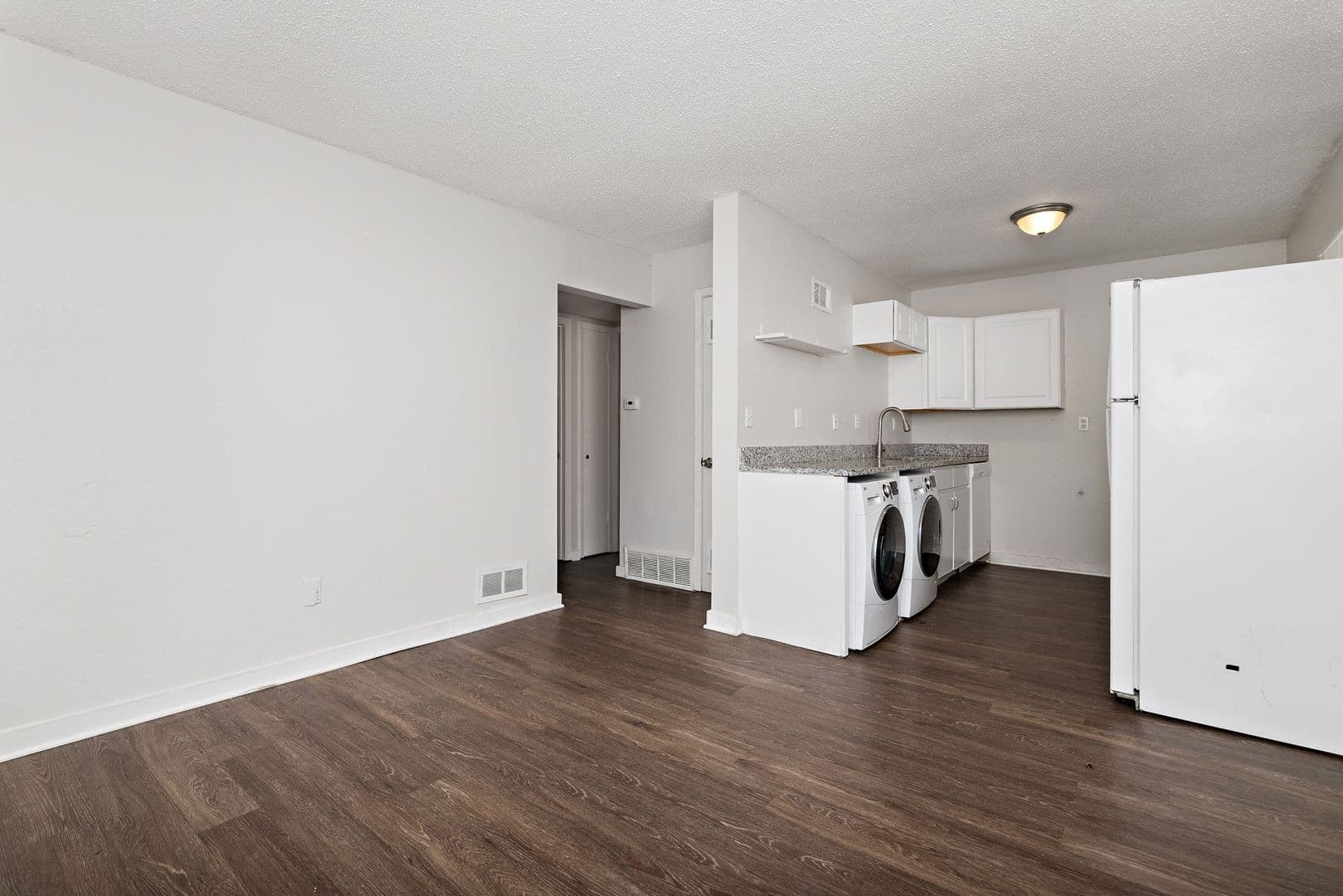 Belton Apartment: 108 E. Hargis Street