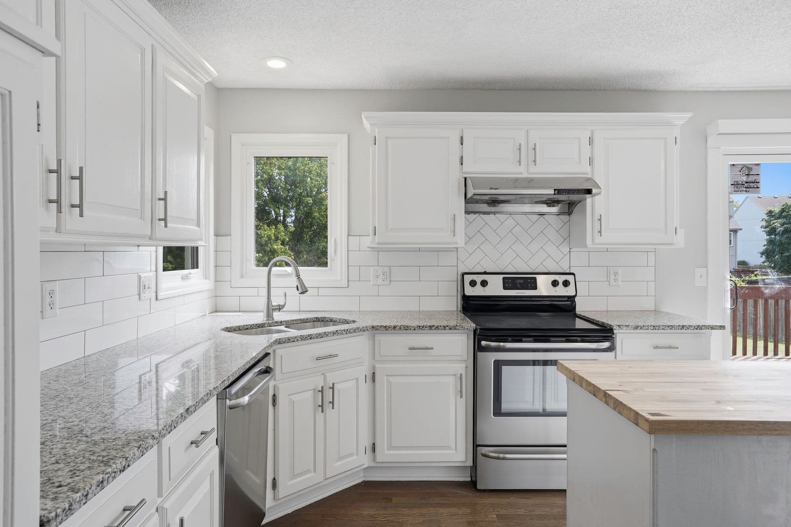 Olathe House: 14241 W 128th St