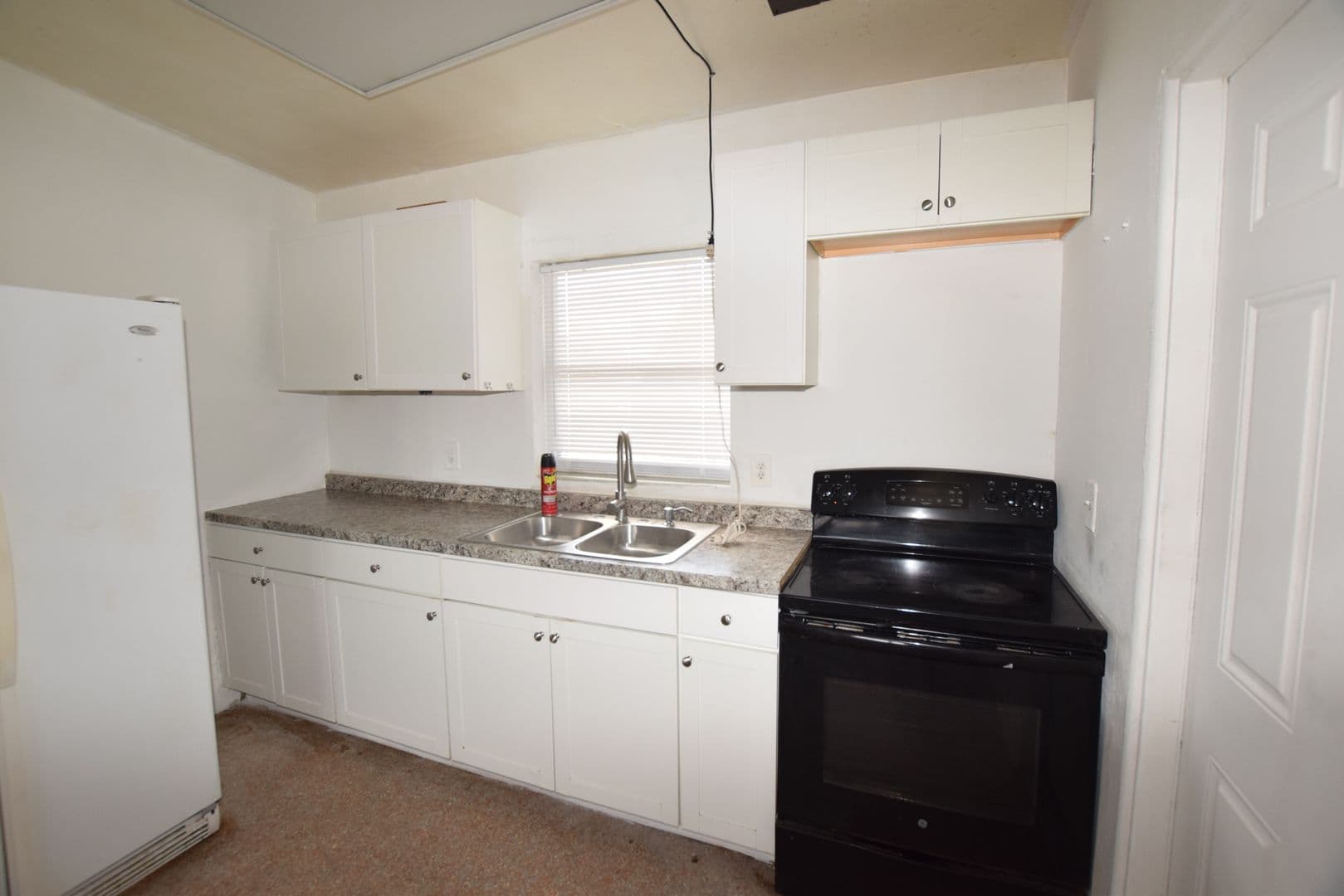 Orlando House: 102 W Lancaster Road