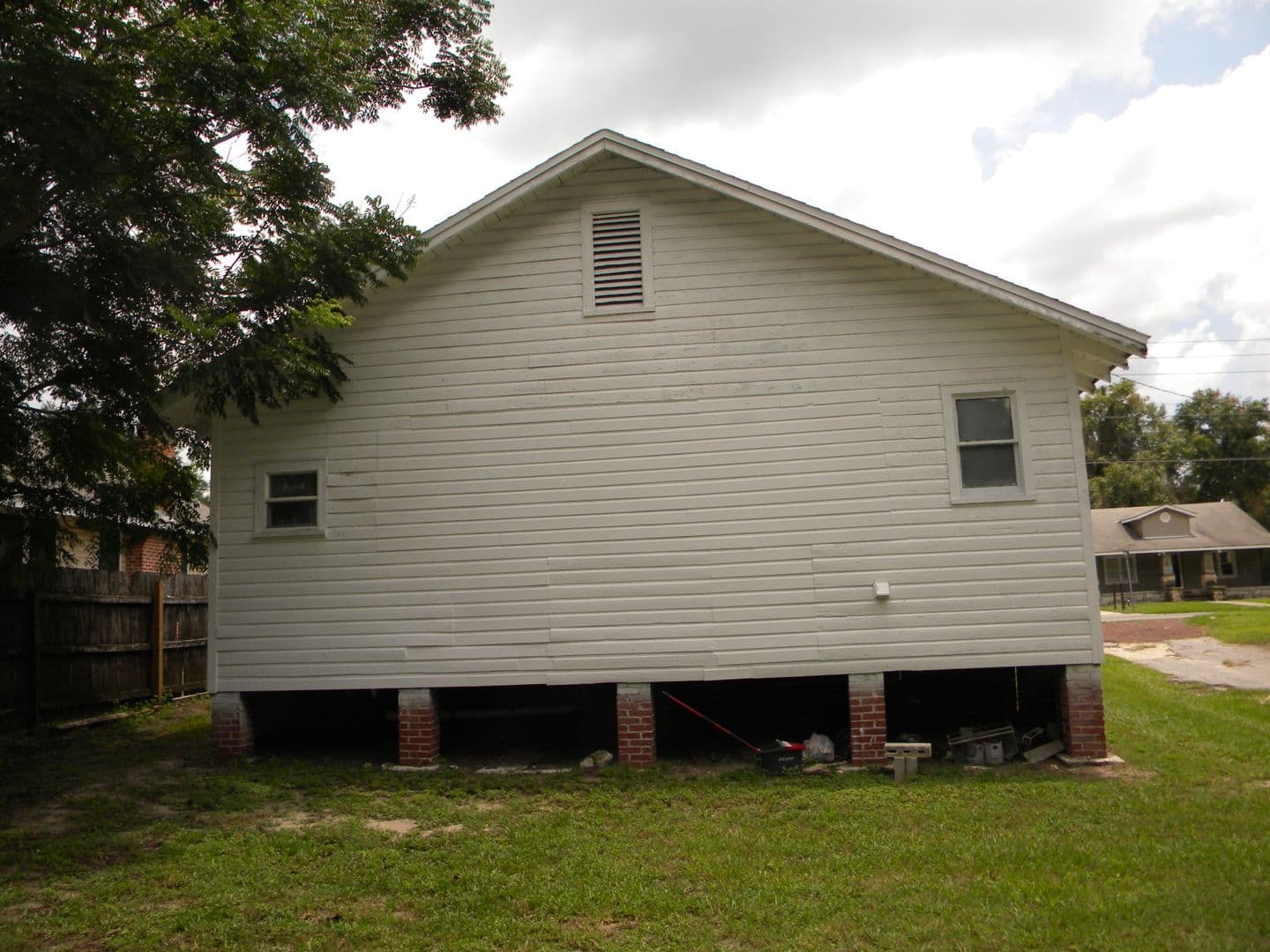 Ocala House: 1016 NE 8th Ave