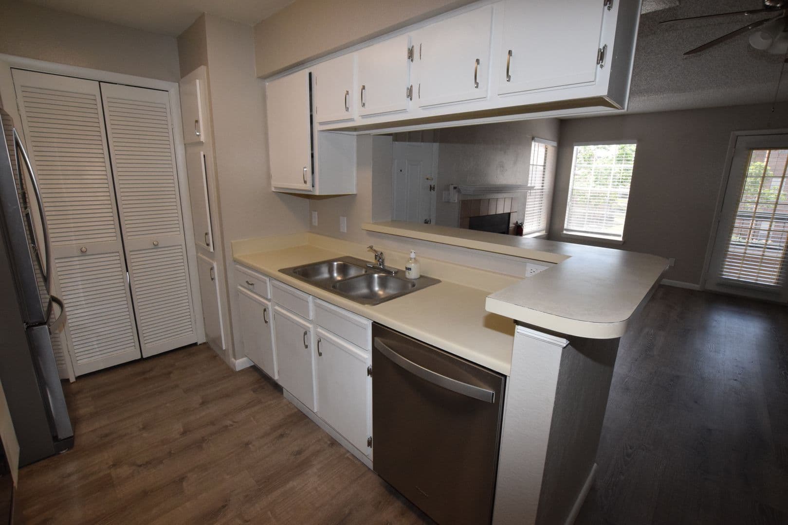 Orlando House: 5533 Chrishire Way #F201