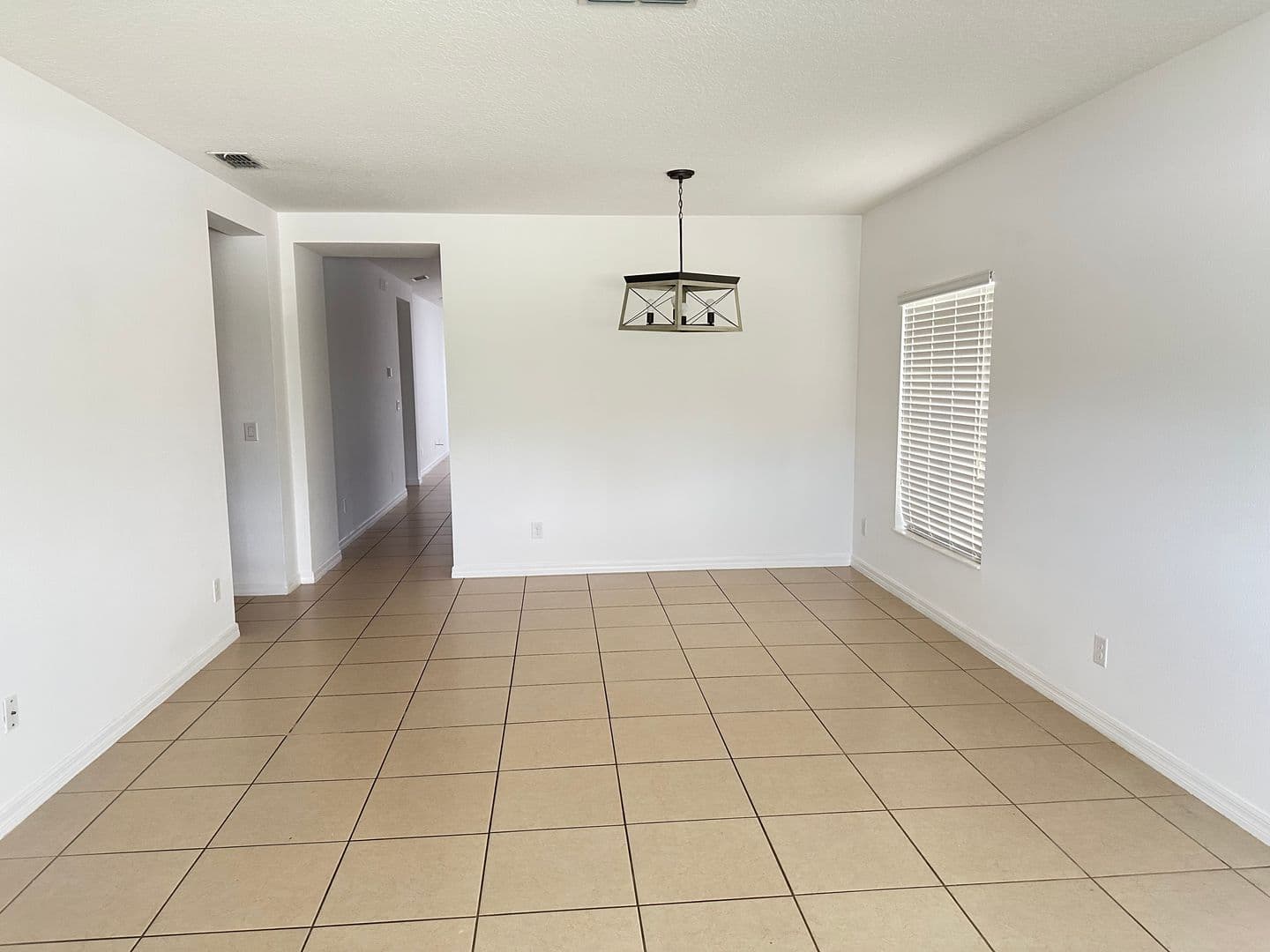 Groveland House: 477 Kestrel Dr