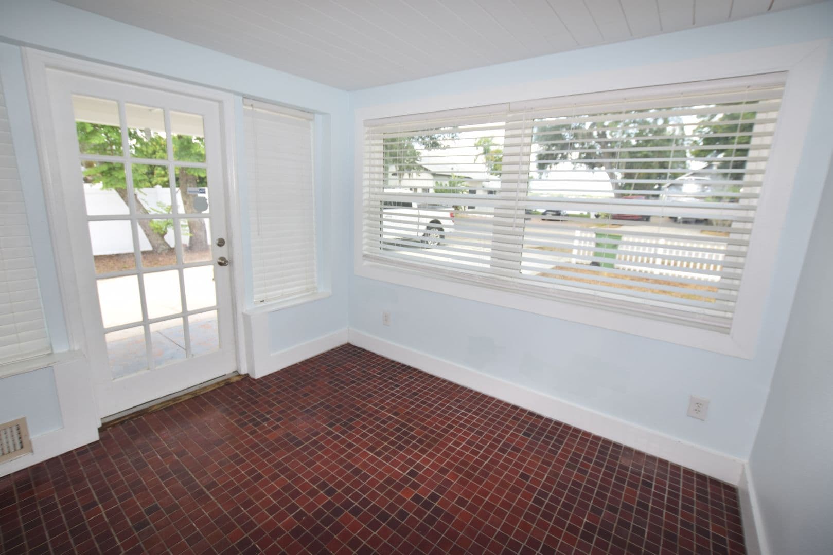 Belle Isle House: 2212 Hoffner Avenue