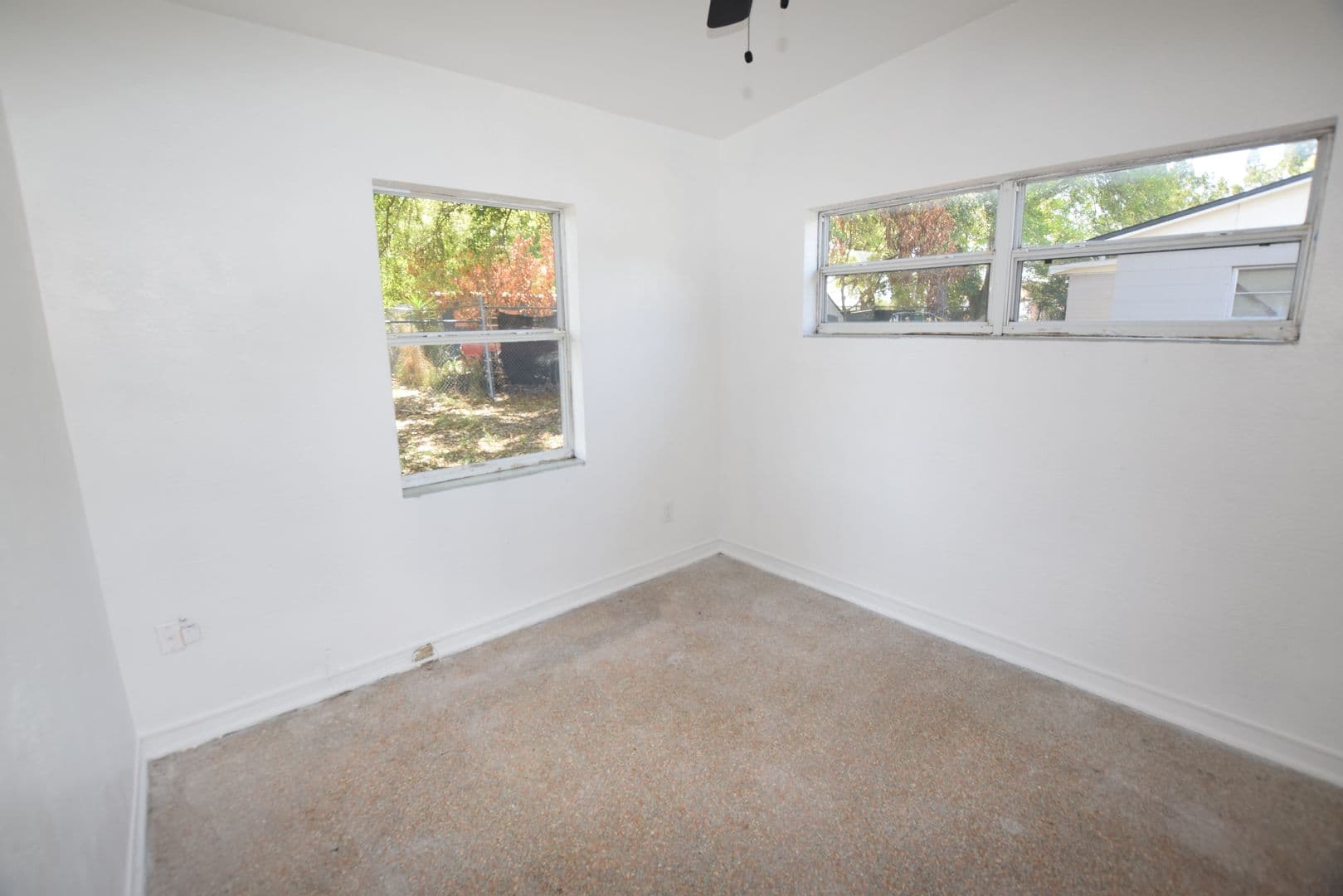 Orlando House: 104 W Lancaster Road