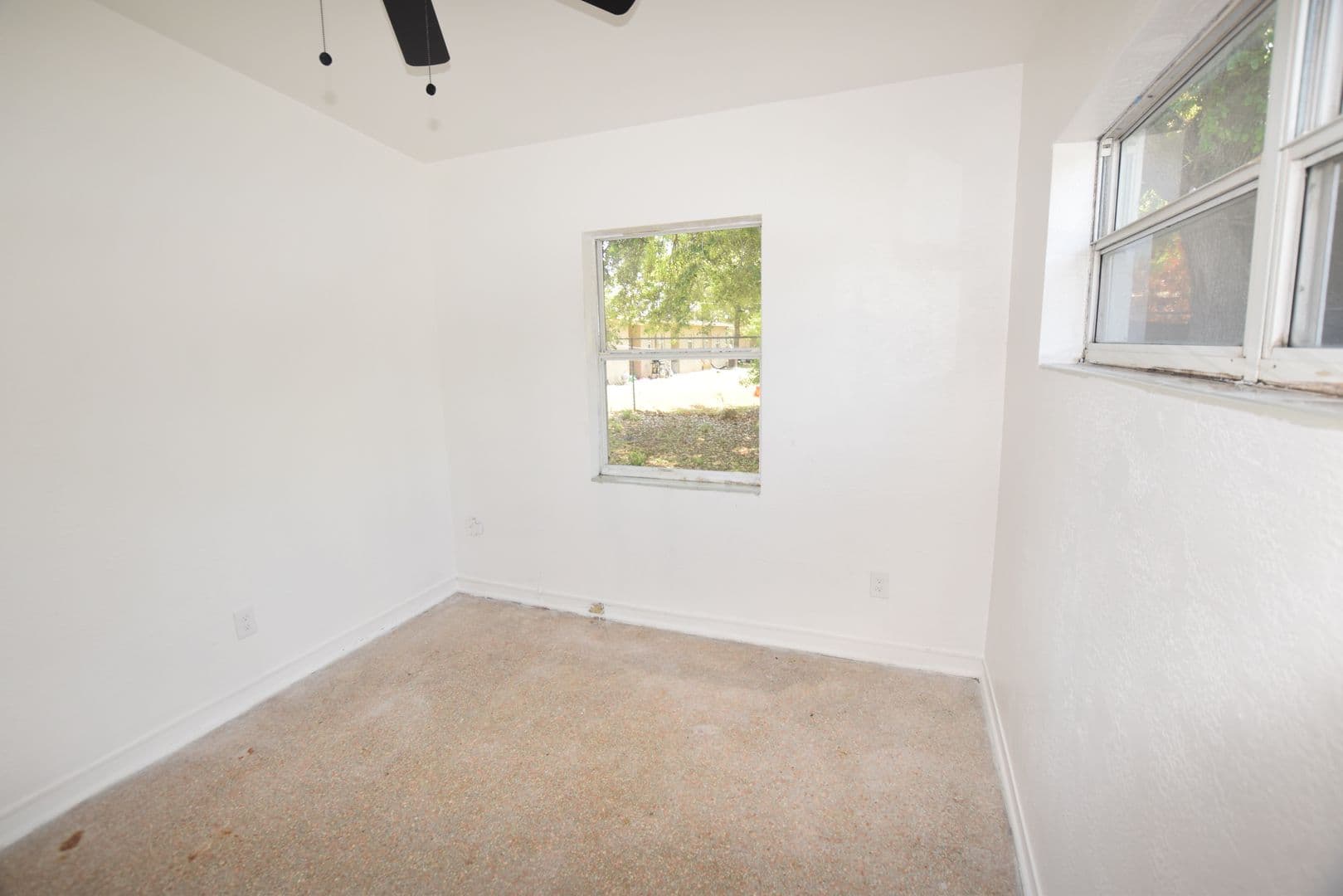 Orlando House: 104 W Lancaster Road