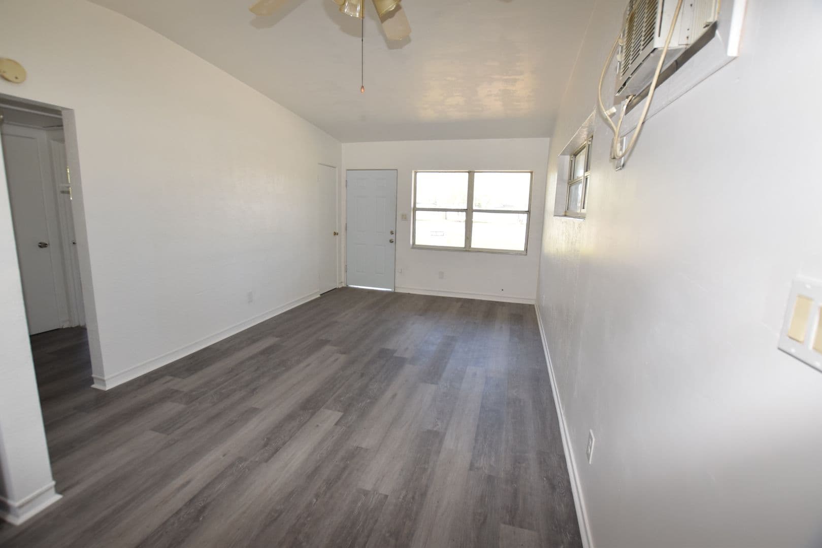 Orlando House: 104 W Lancaster Road
