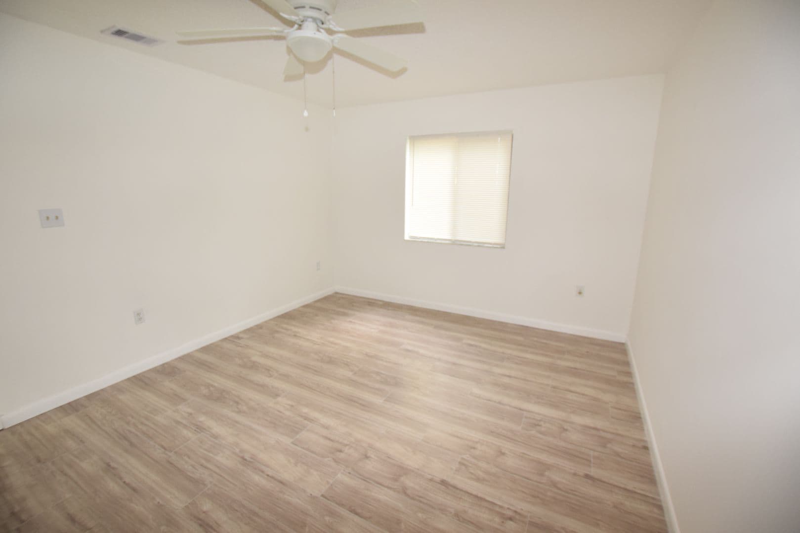 Leesburg Townhome: 910 Sumter Street