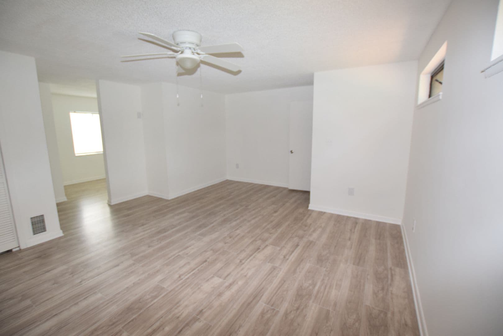 Leesburg Townhome: 910 Sumter Street