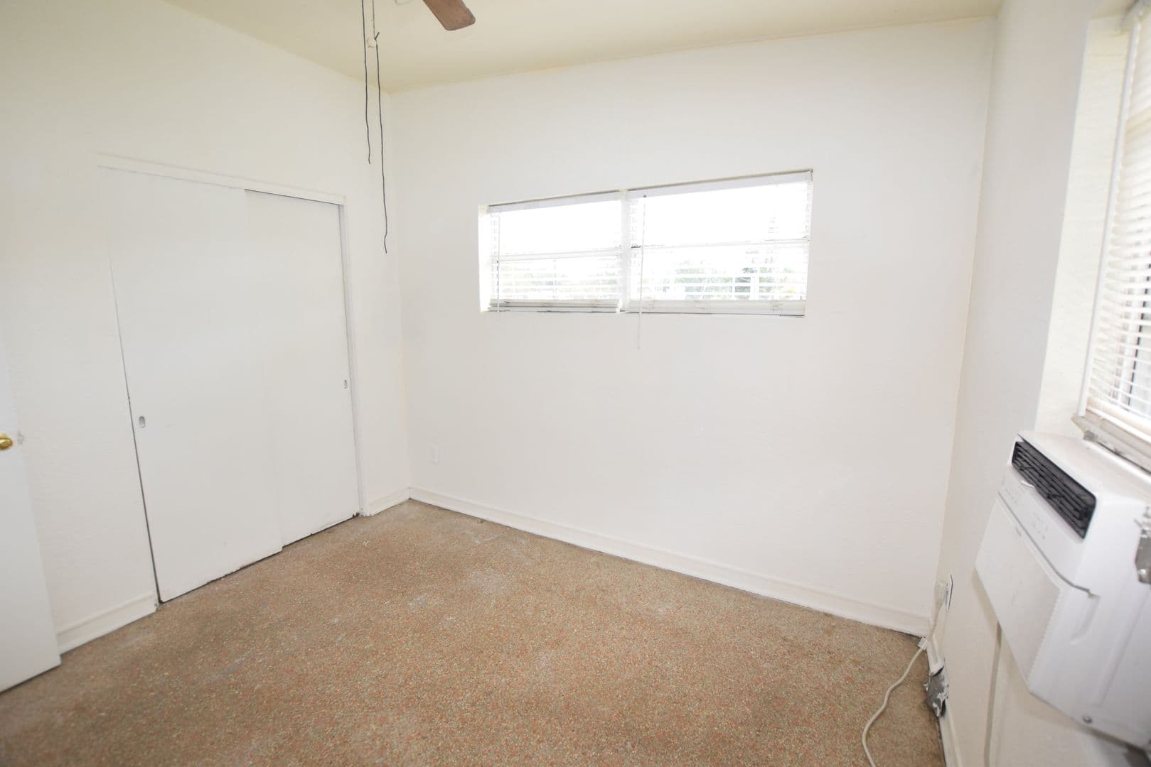 Orlando House: 102 W Lancaster Road