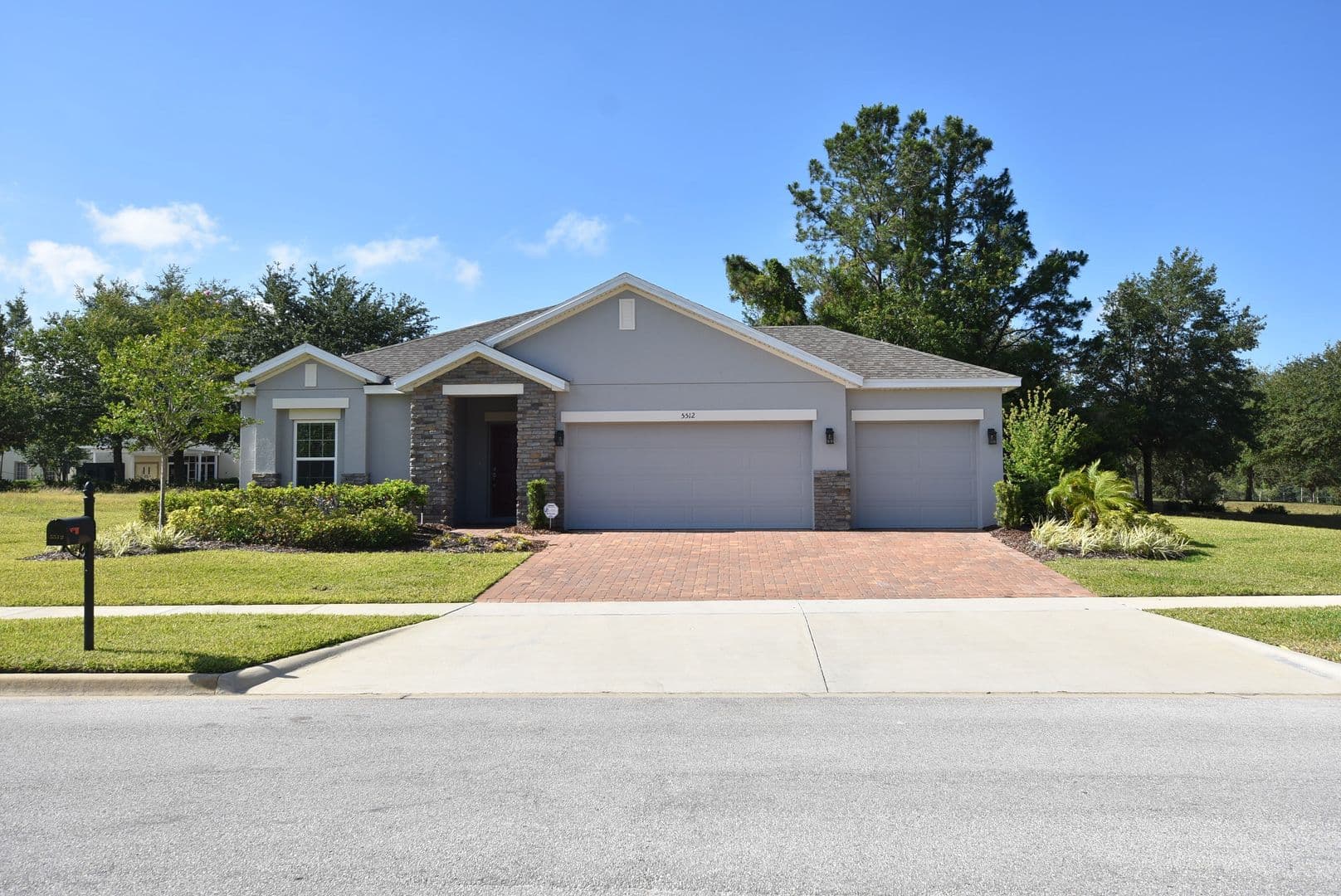 Leesburg House: 5512 Windsong Oaks Drive