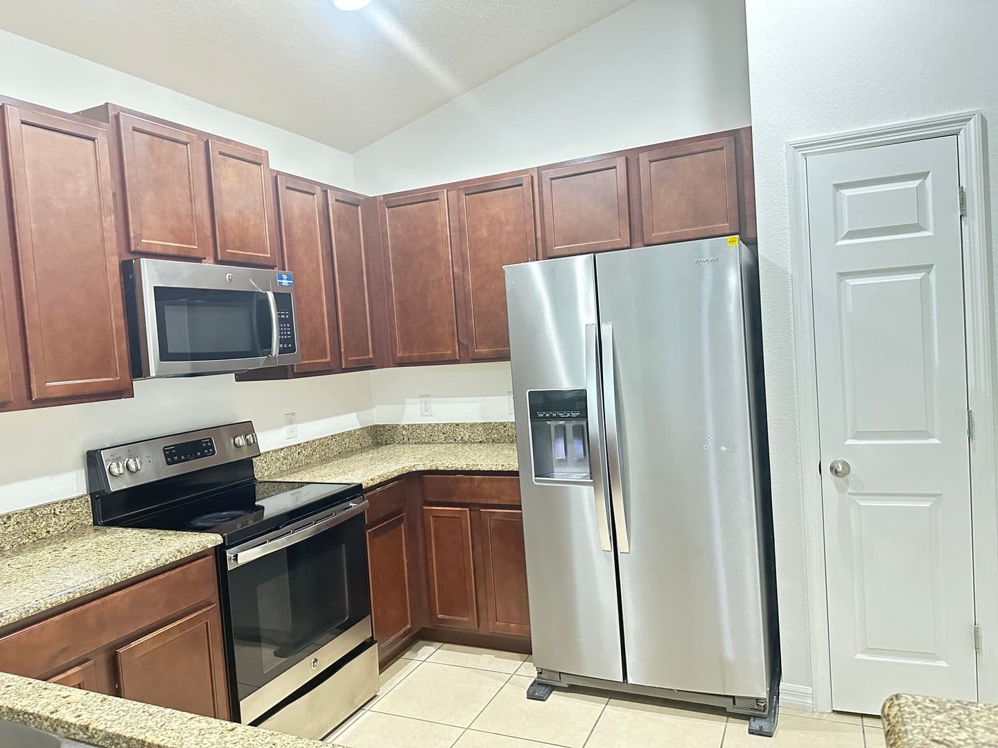 Groveland House: 477 Kestrel Dr