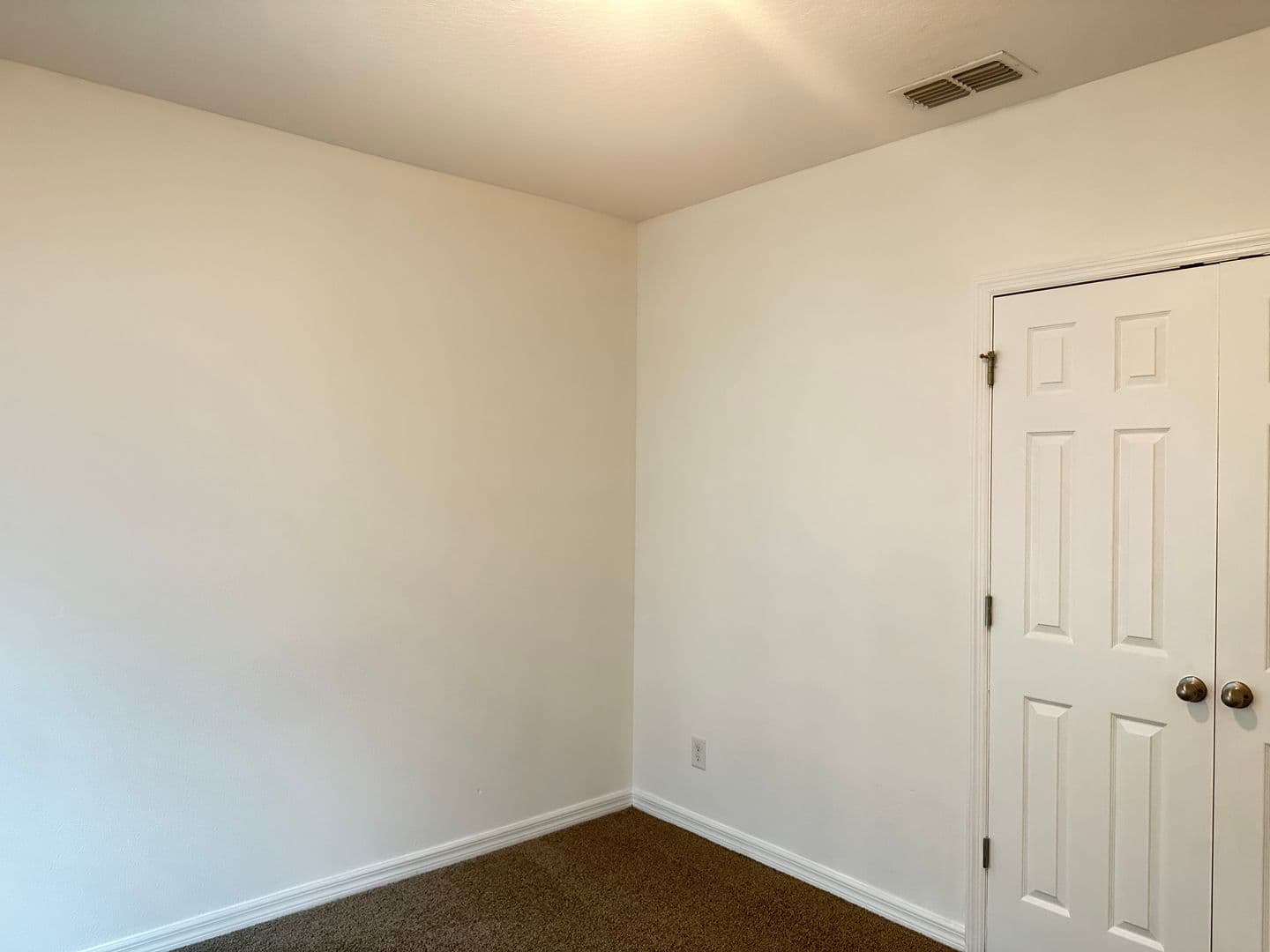 Groveland House: 477 Kestrel Dr
