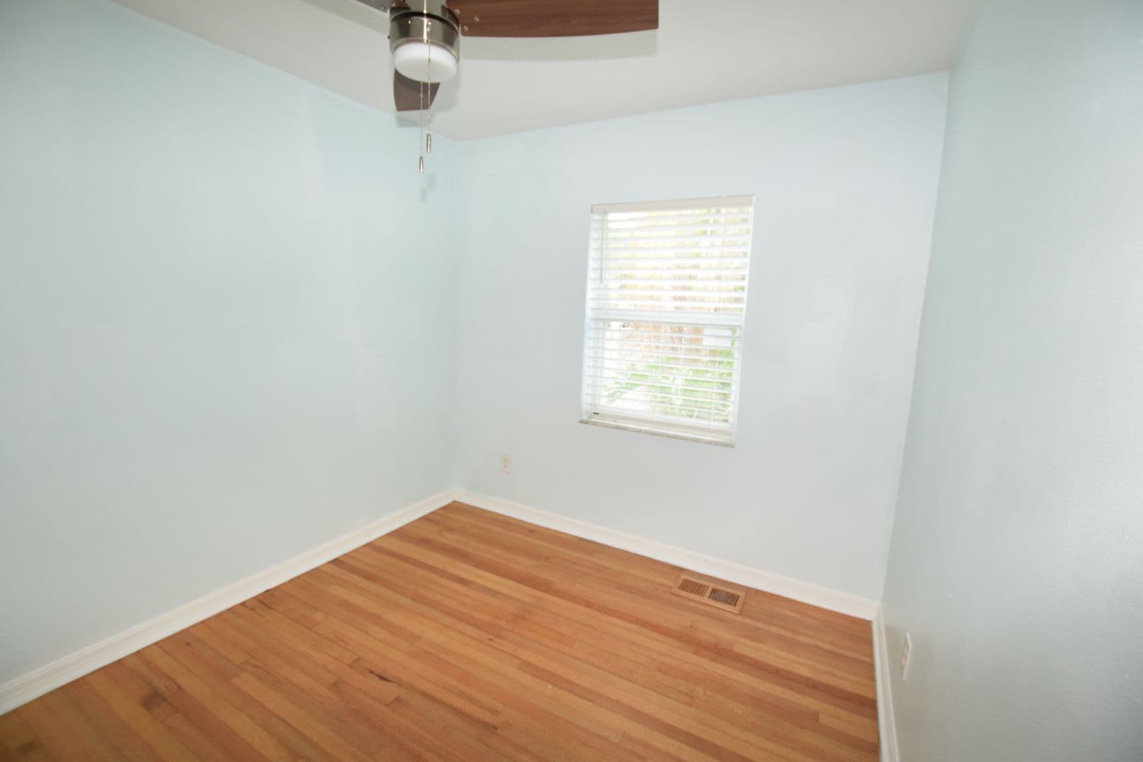Belle Isle House: 2212 Hoffner Avenue