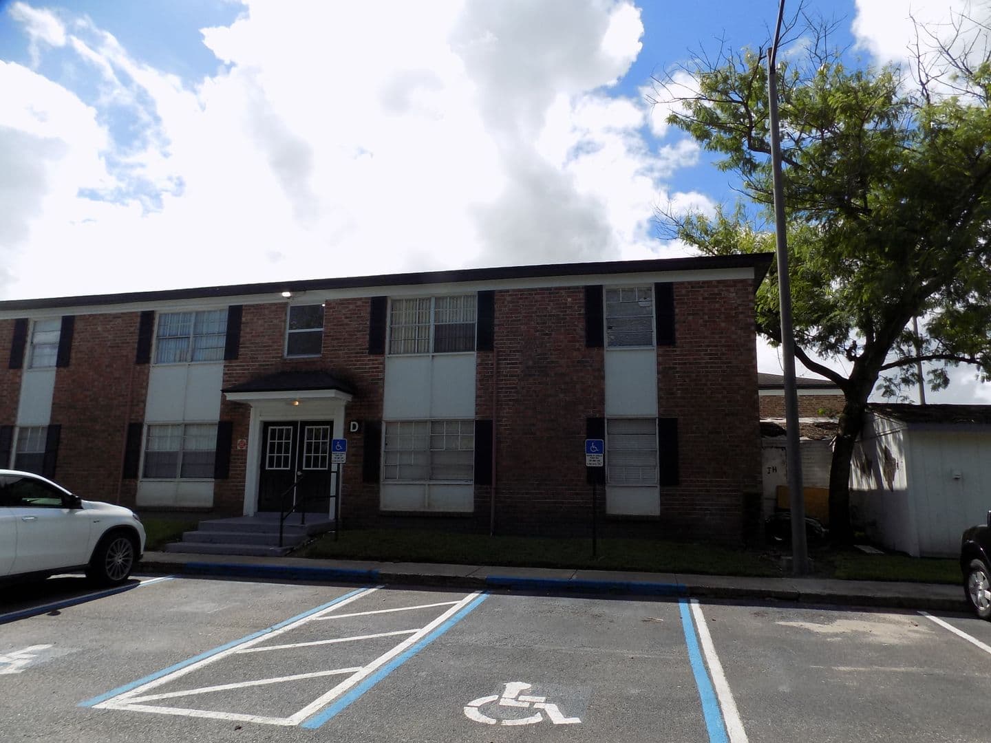 Orlando House: 5325 Curry Ford Rd #D105