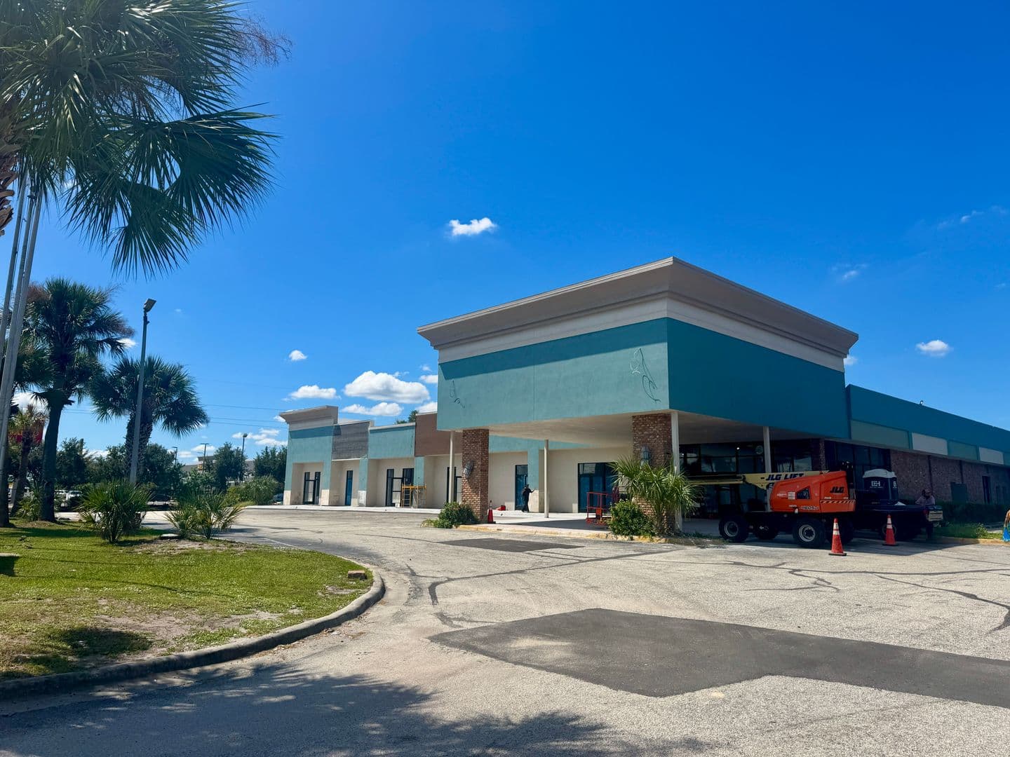 Orlando House: 7900 S Orange Blossom Trail #2120