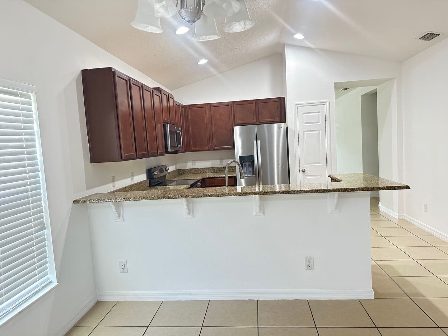 Groveland House: 477 Kestrel Dr