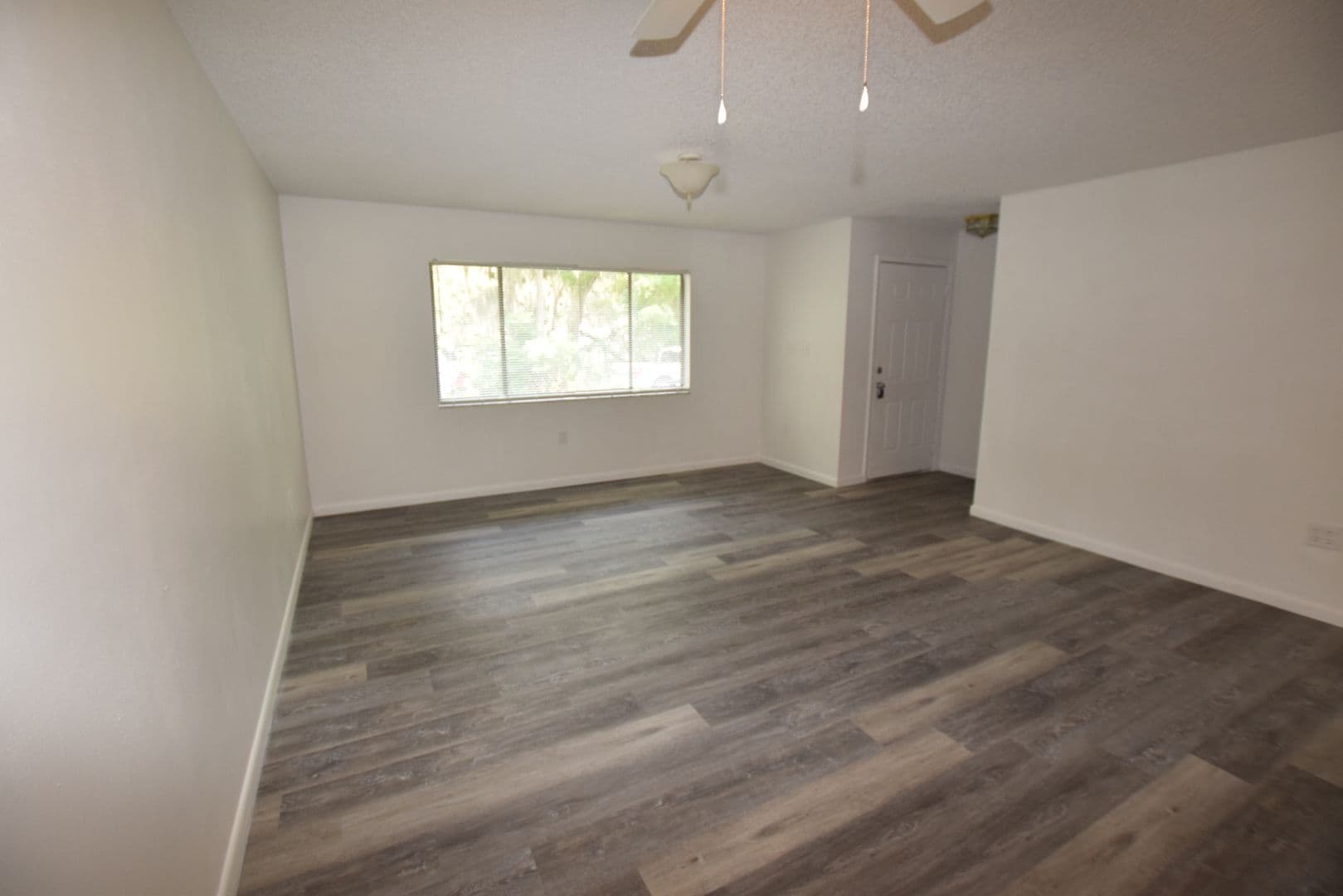 Leesburg Townhome: 906 Sumter St.