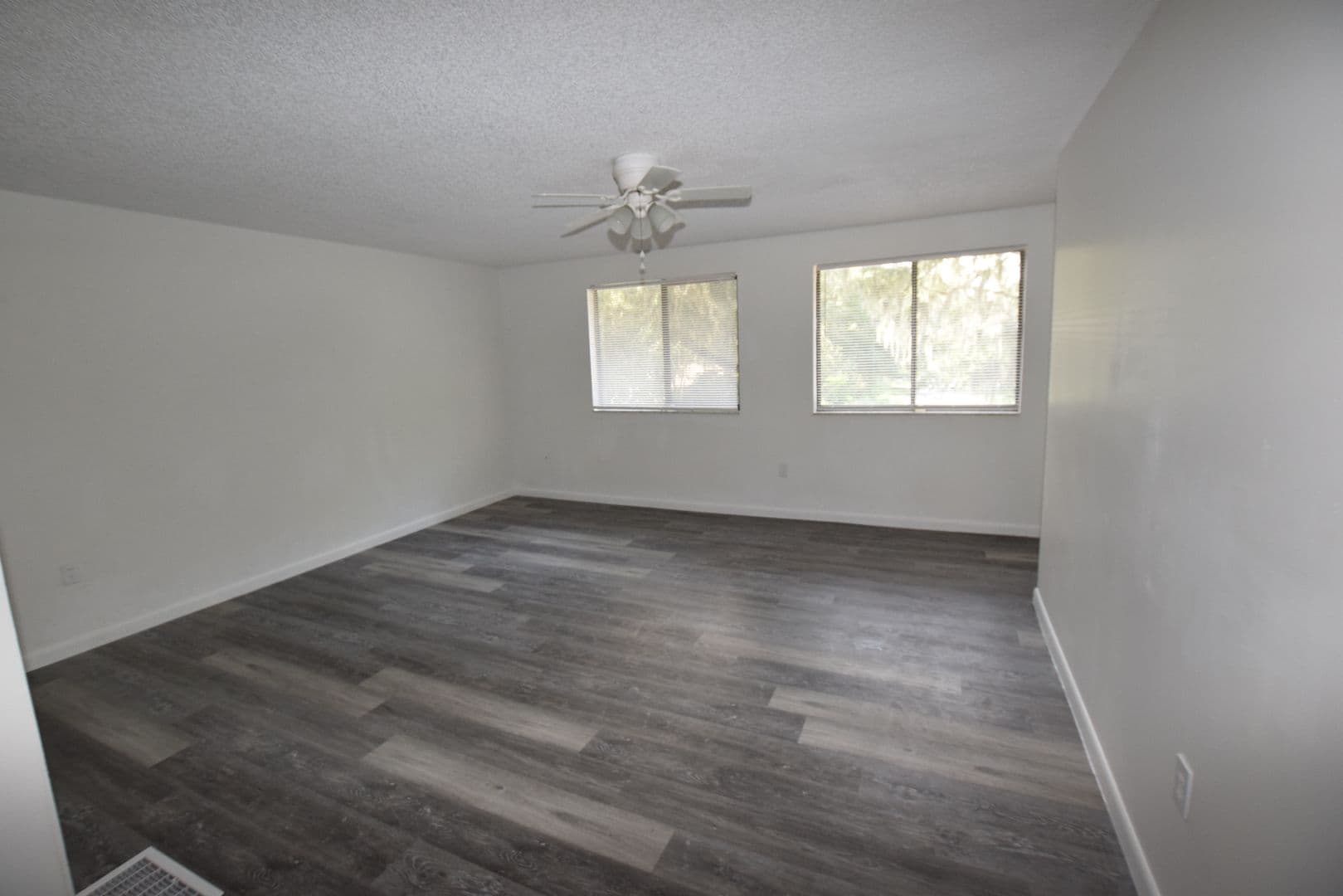 Leesburg Townhome: 908 Sumter Street