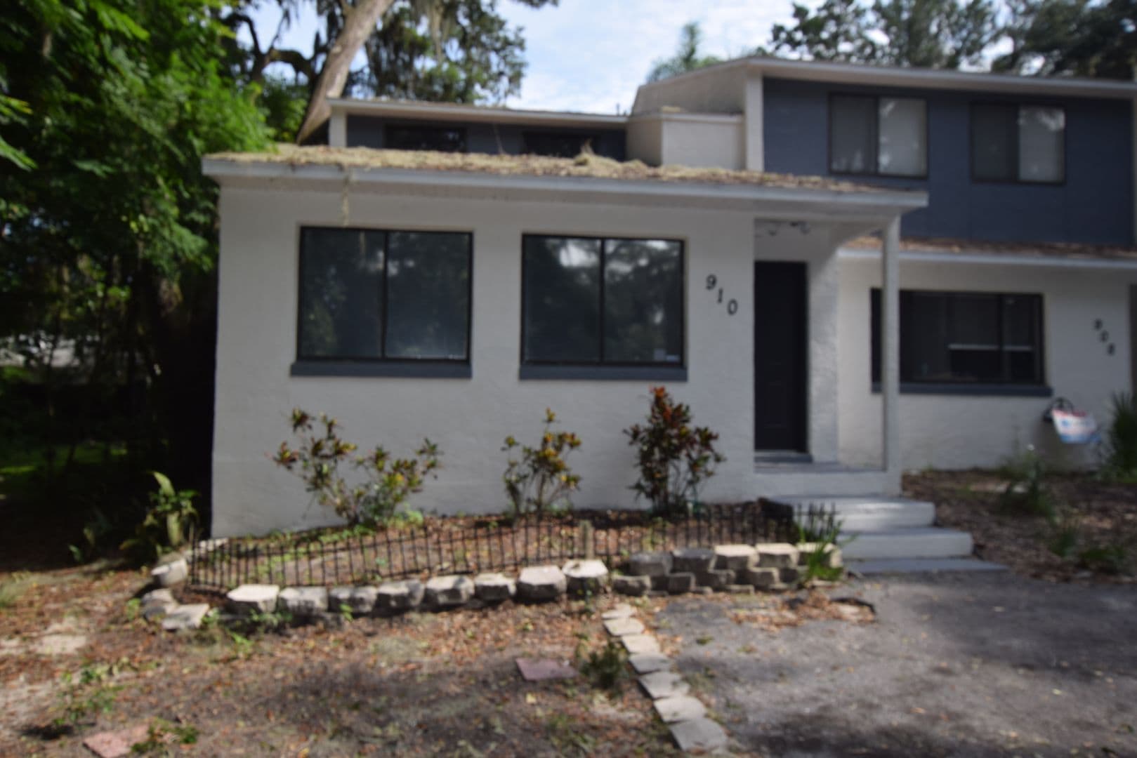 Leesburg Townhome: 910 Sumter Street