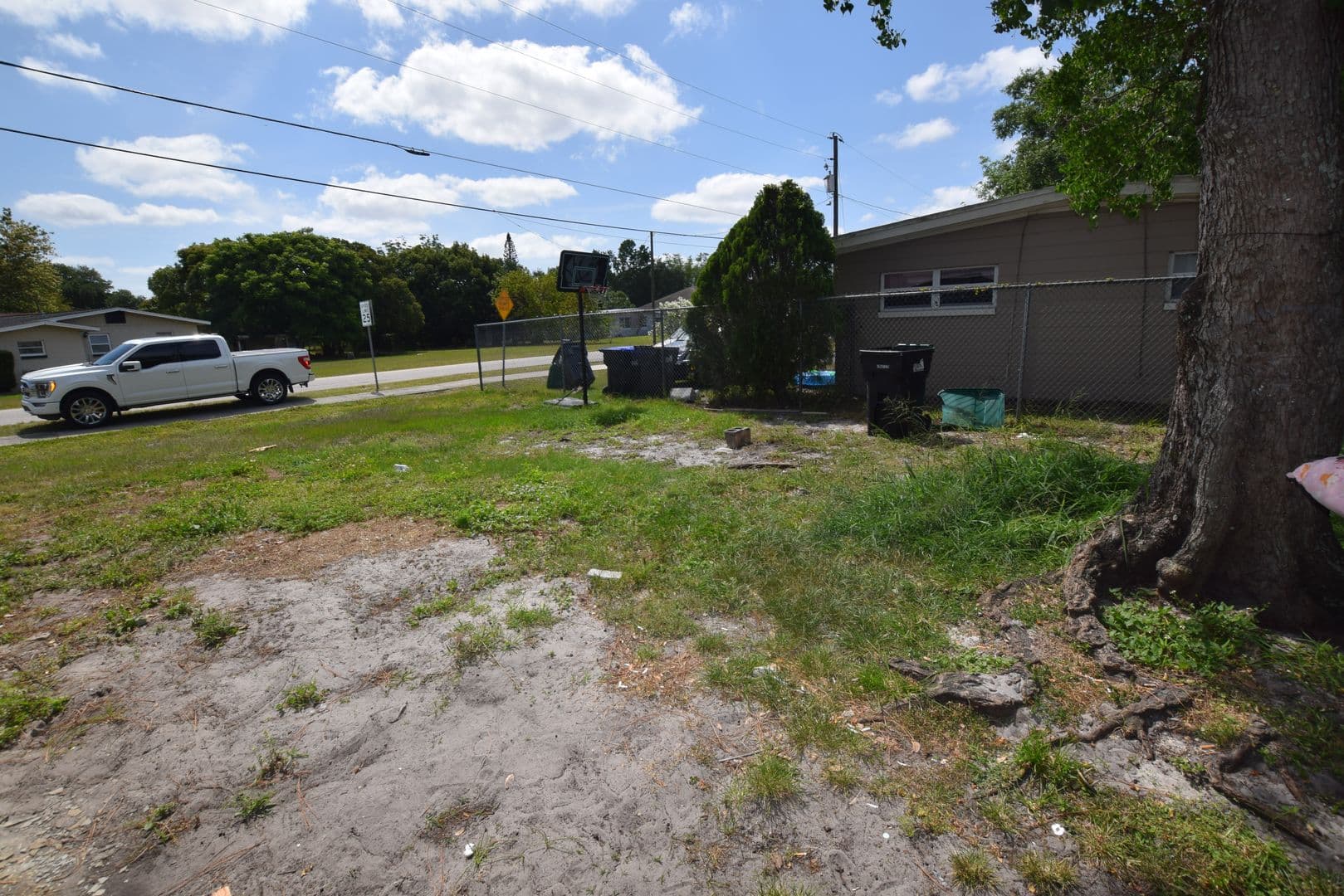 Orlando House: 102 W Lancaster Road
