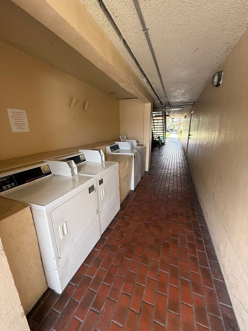 Orlando Condo: 7900 S Orange Blossom Trail #2126