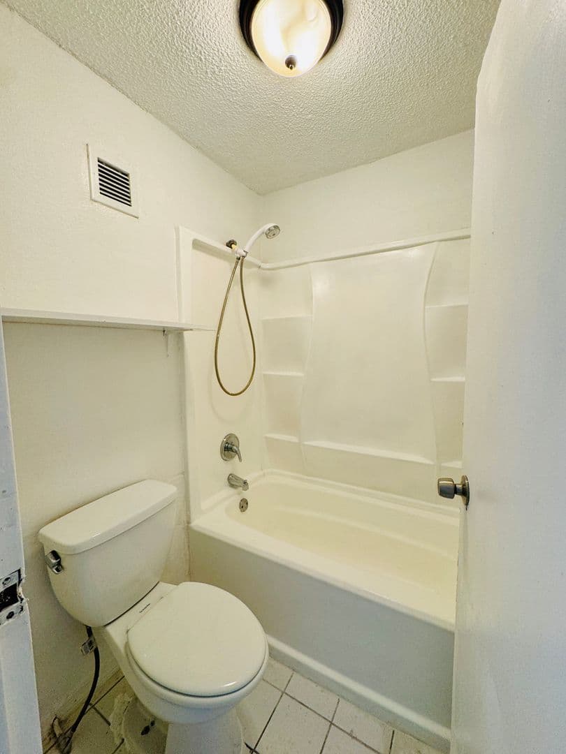 Orlando Condo: 7900 S Orange Blossom Trail #1062
