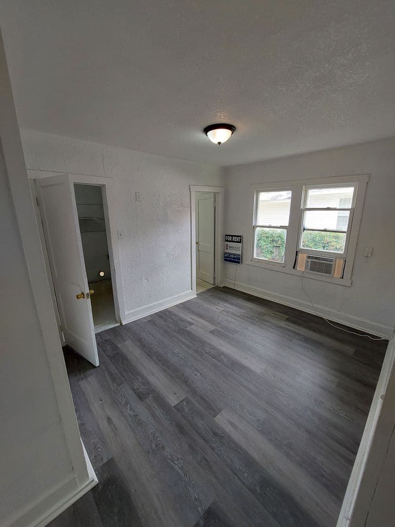 Ocala House: 1016 NE 8th Ave