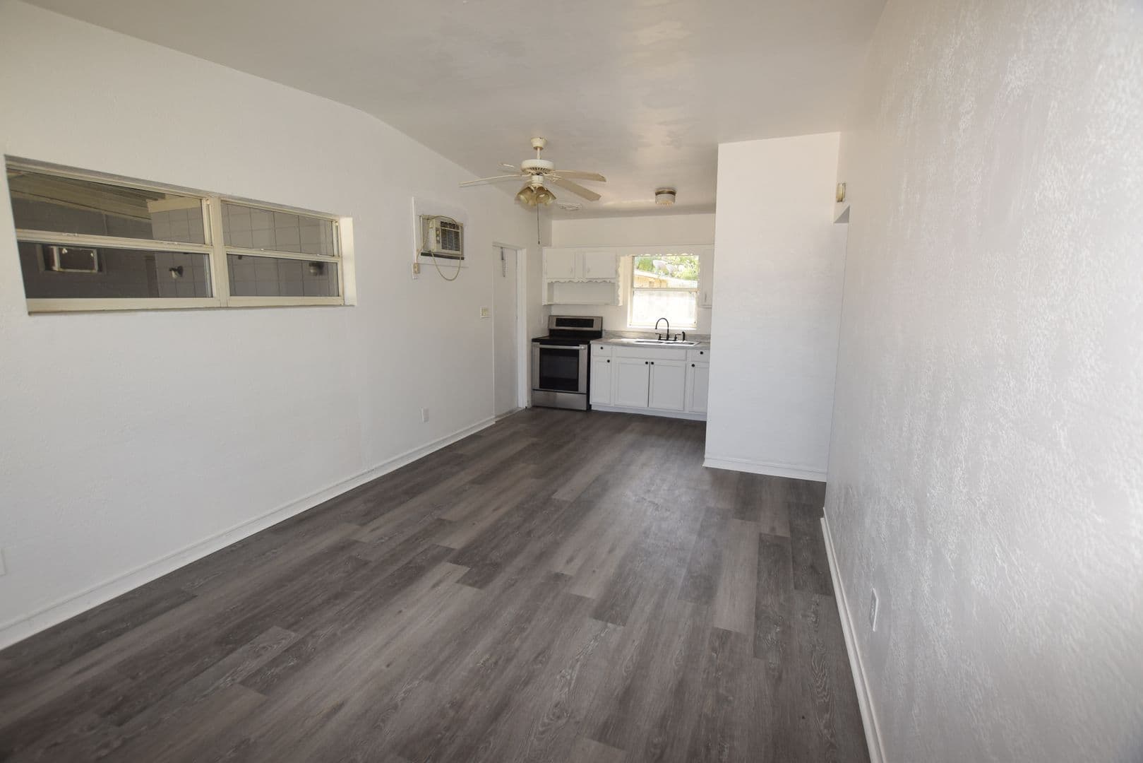 Orlando House: 104 W Lancaster Road