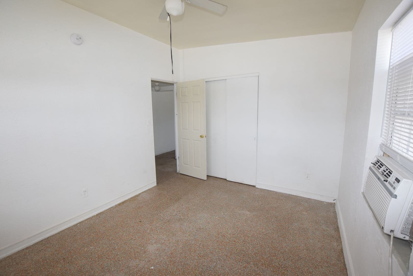 Orlando House: 102 W Lancaster Road