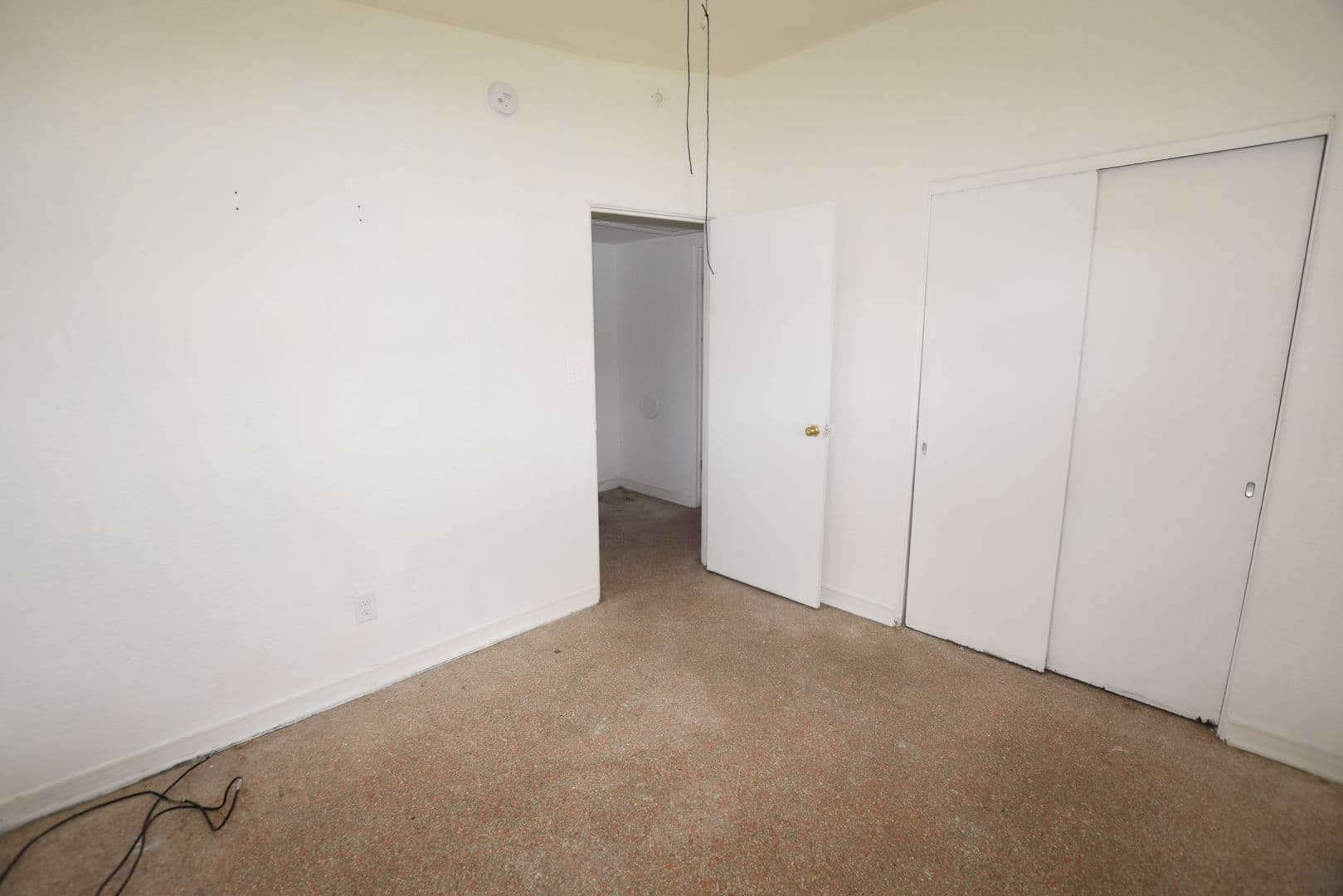 Orlando House: 102 W Lancaster Road