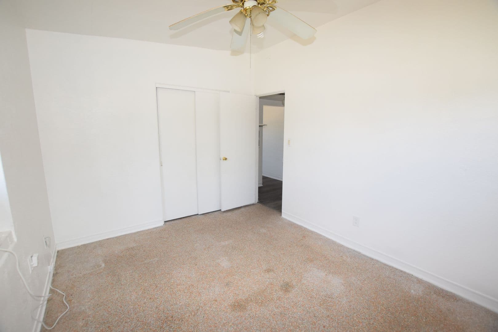 Orlando House: 104 W Lancaster Road