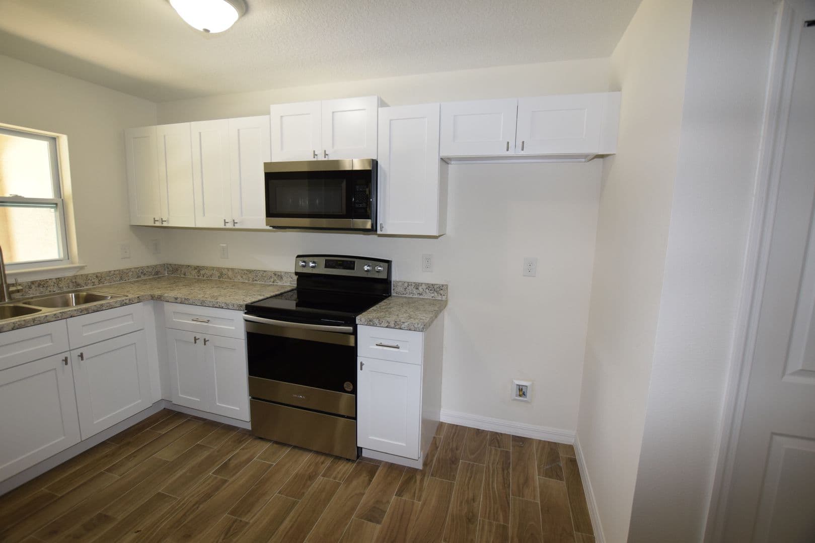 Winter Haven House: 2318 W Cannon Ter NW #B