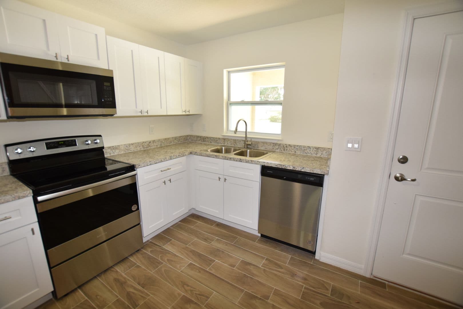 Winter Haven House: 2318 W Cannon Ter NW #A