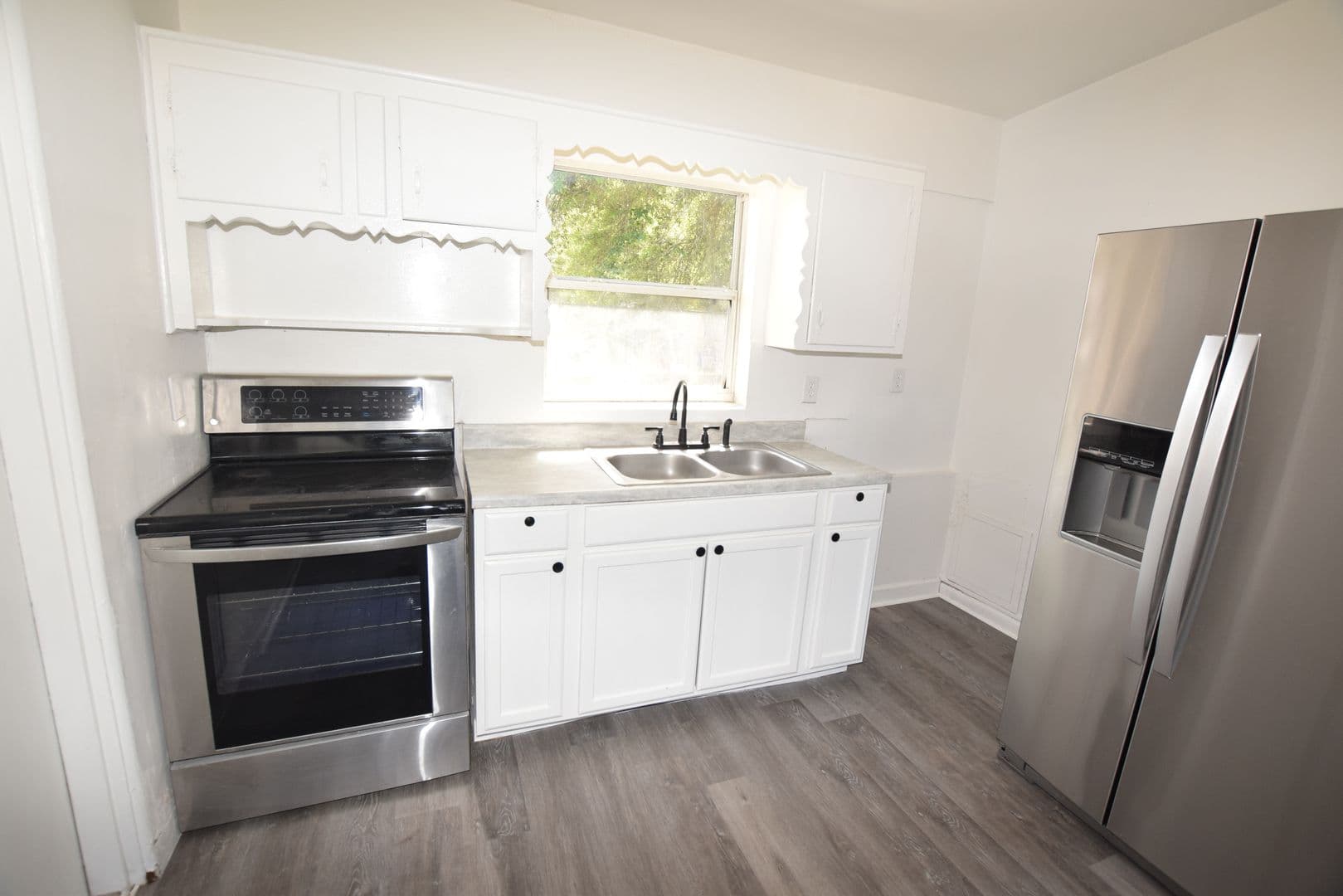 Orlando House: 104 W Lancaster Road