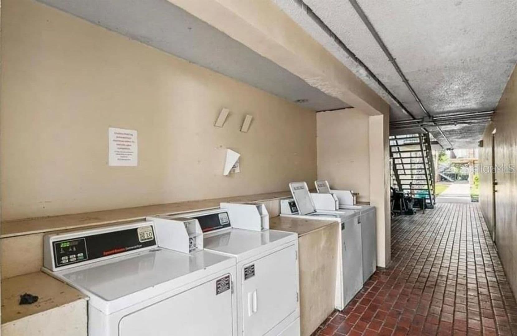 Orlando House: 7900 S Orange Blossom Trail #2120