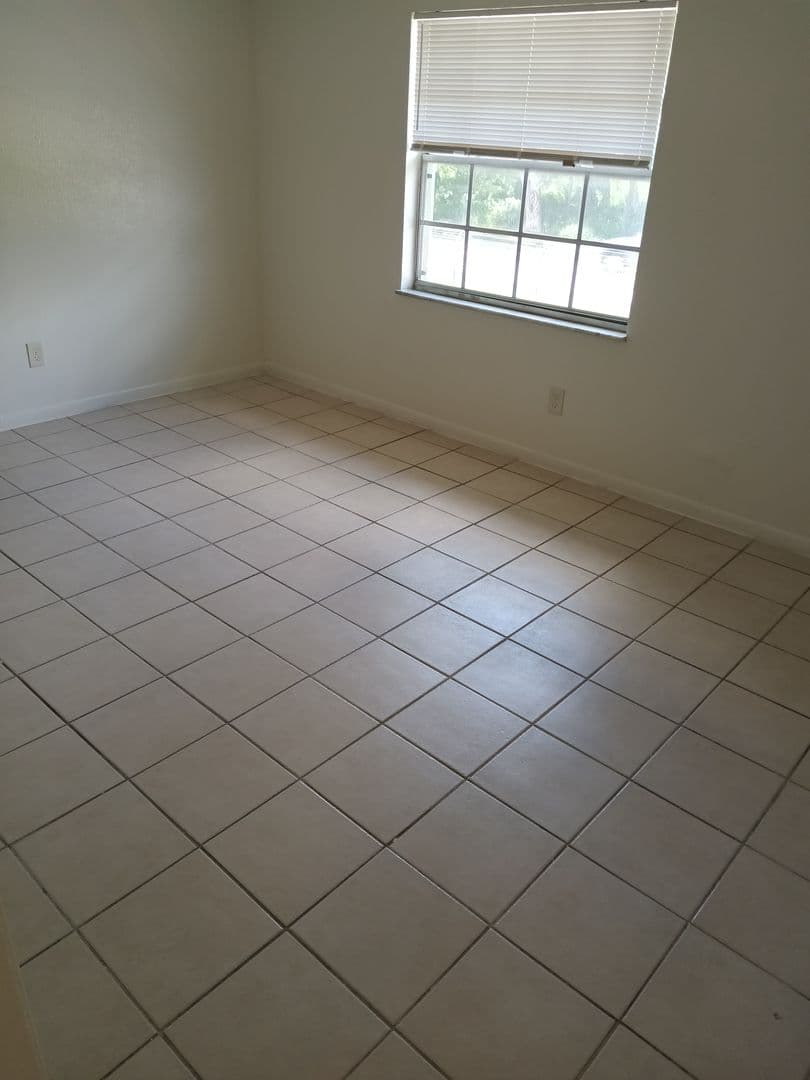 Orlando Condo: 1633 W. Oak Ridge Road #D